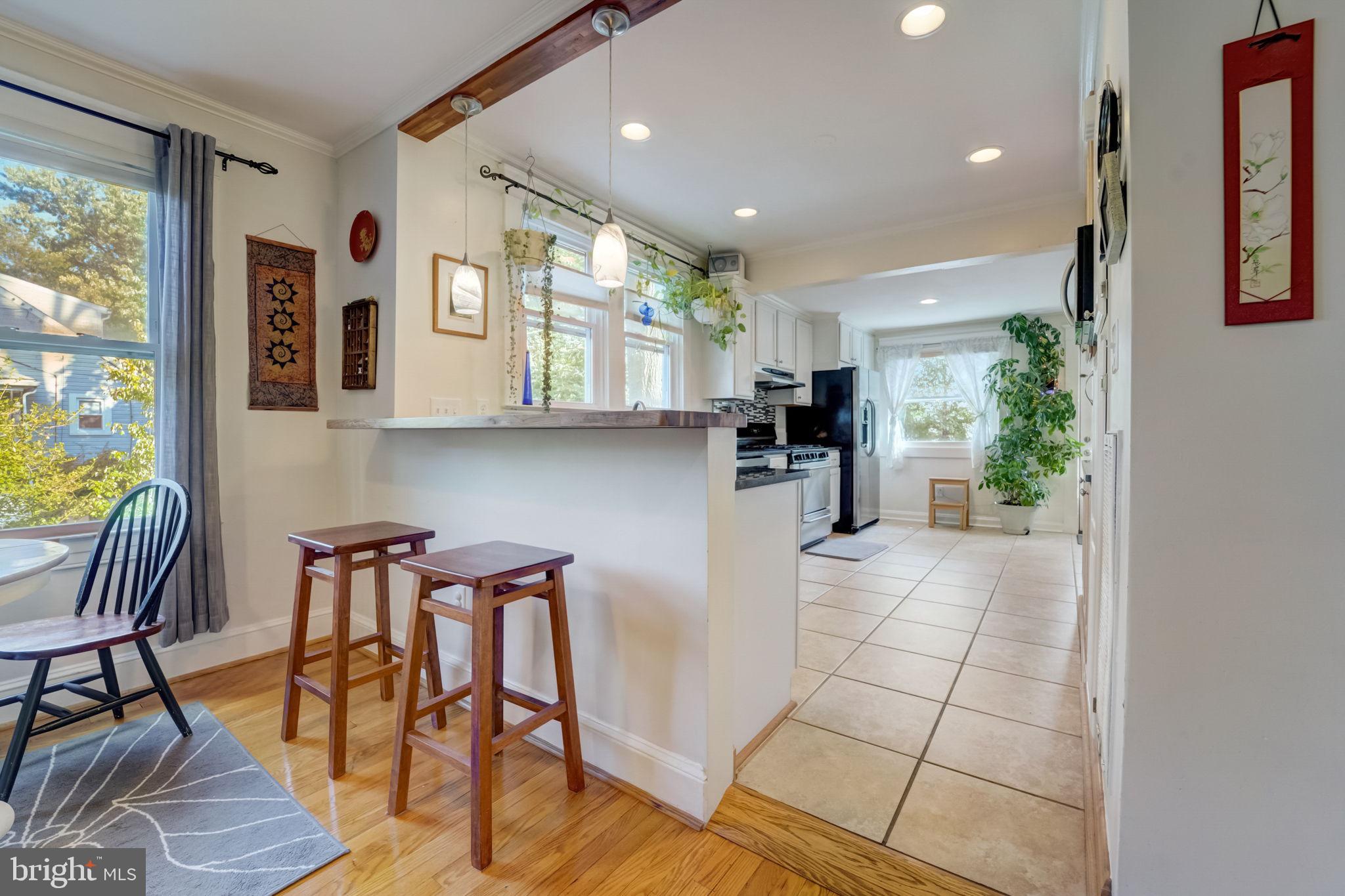 TOWSON MANOR - Residential