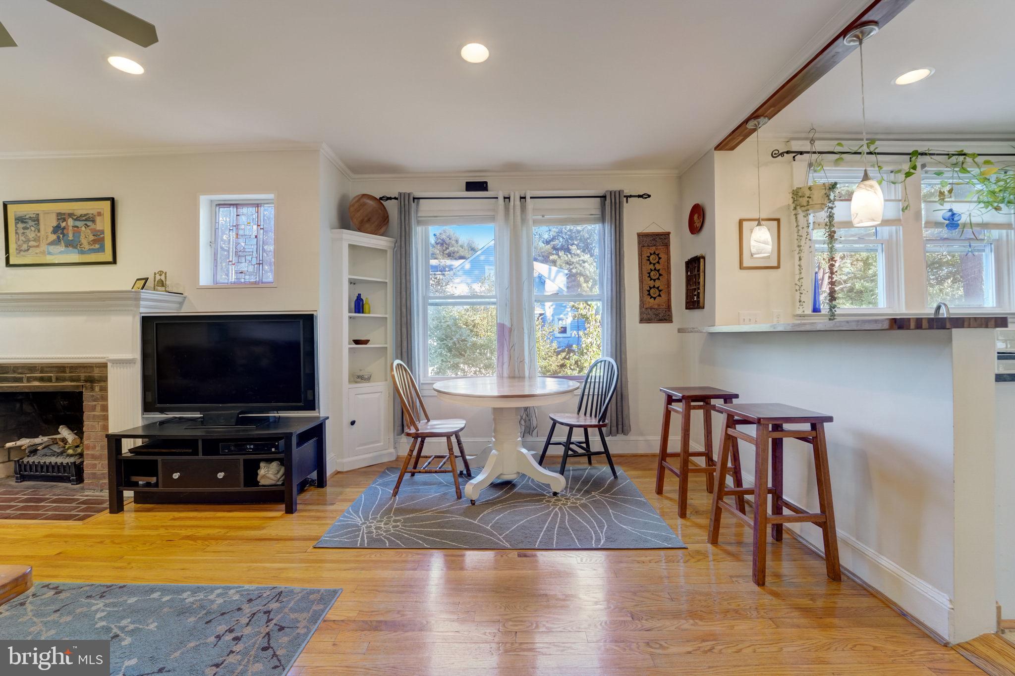 TOWSON MANOR - Residential