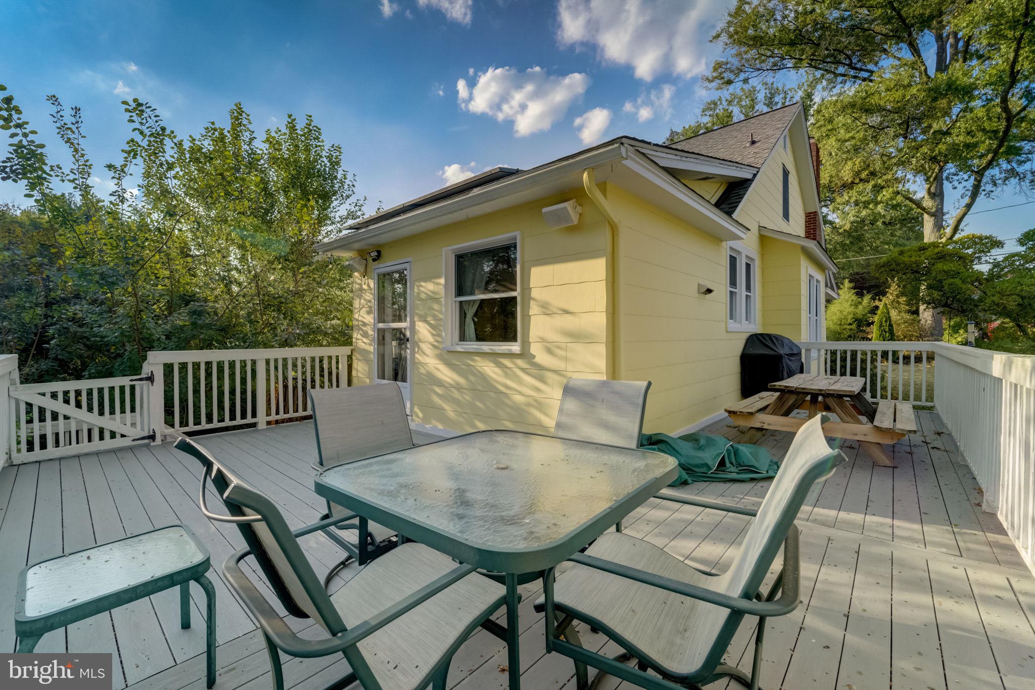 TOWSON MANOR - Residential