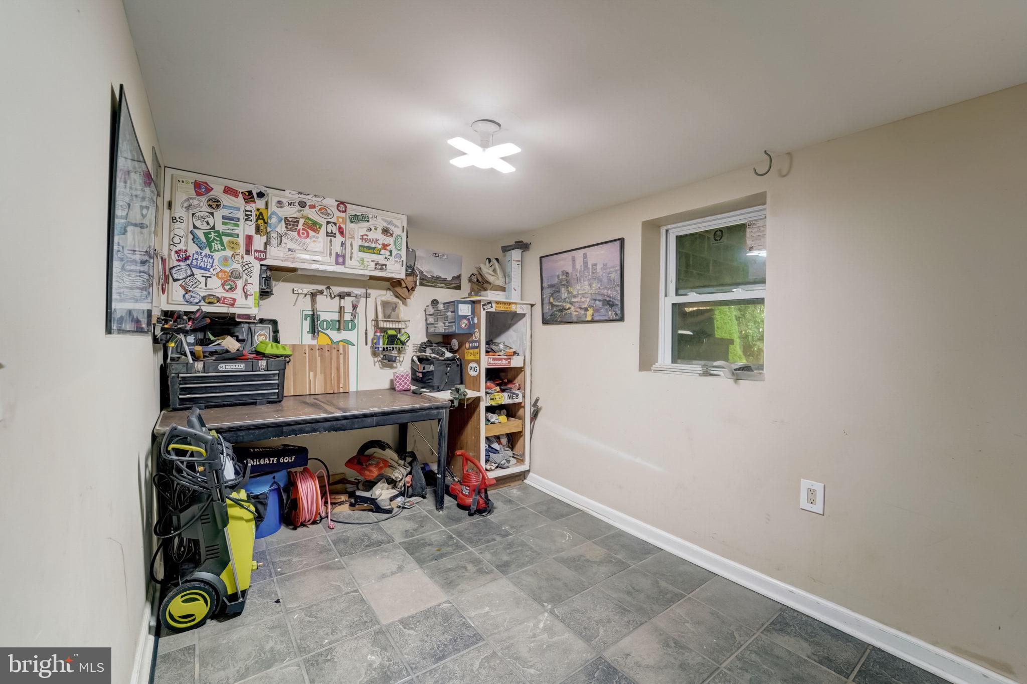 TOWSON MANOR - Residential