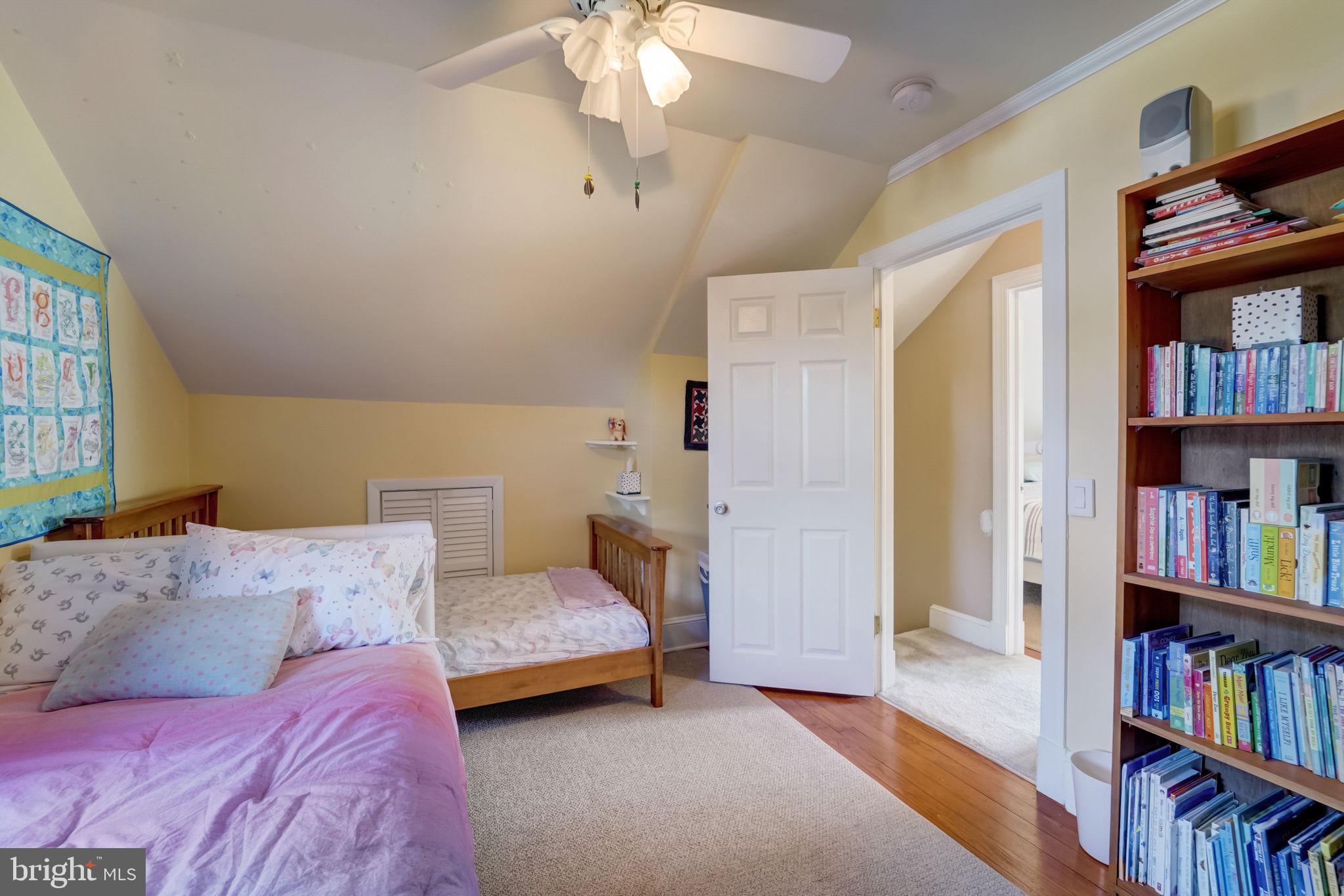 TOWSON MANOR - Residential