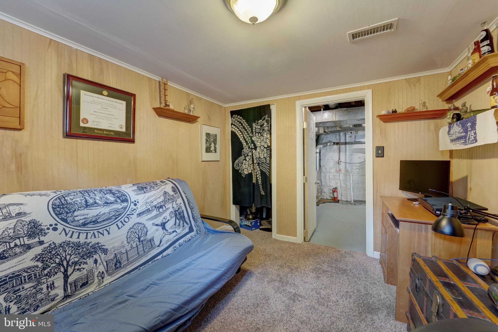 TOWSON MANOR - Residential