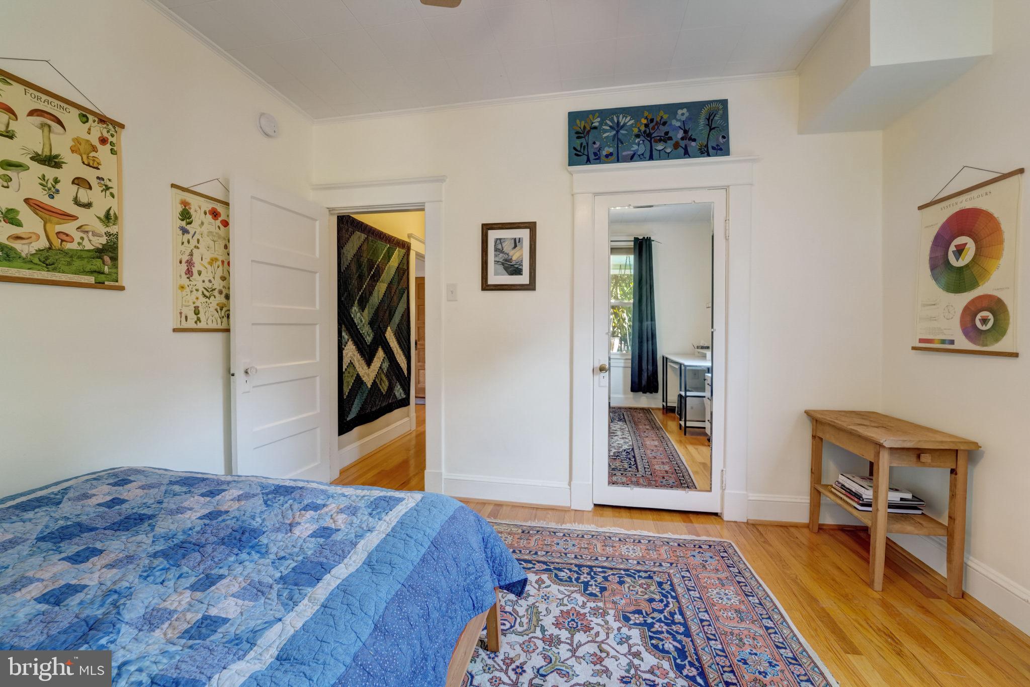 TOWSON MANOR - Residential