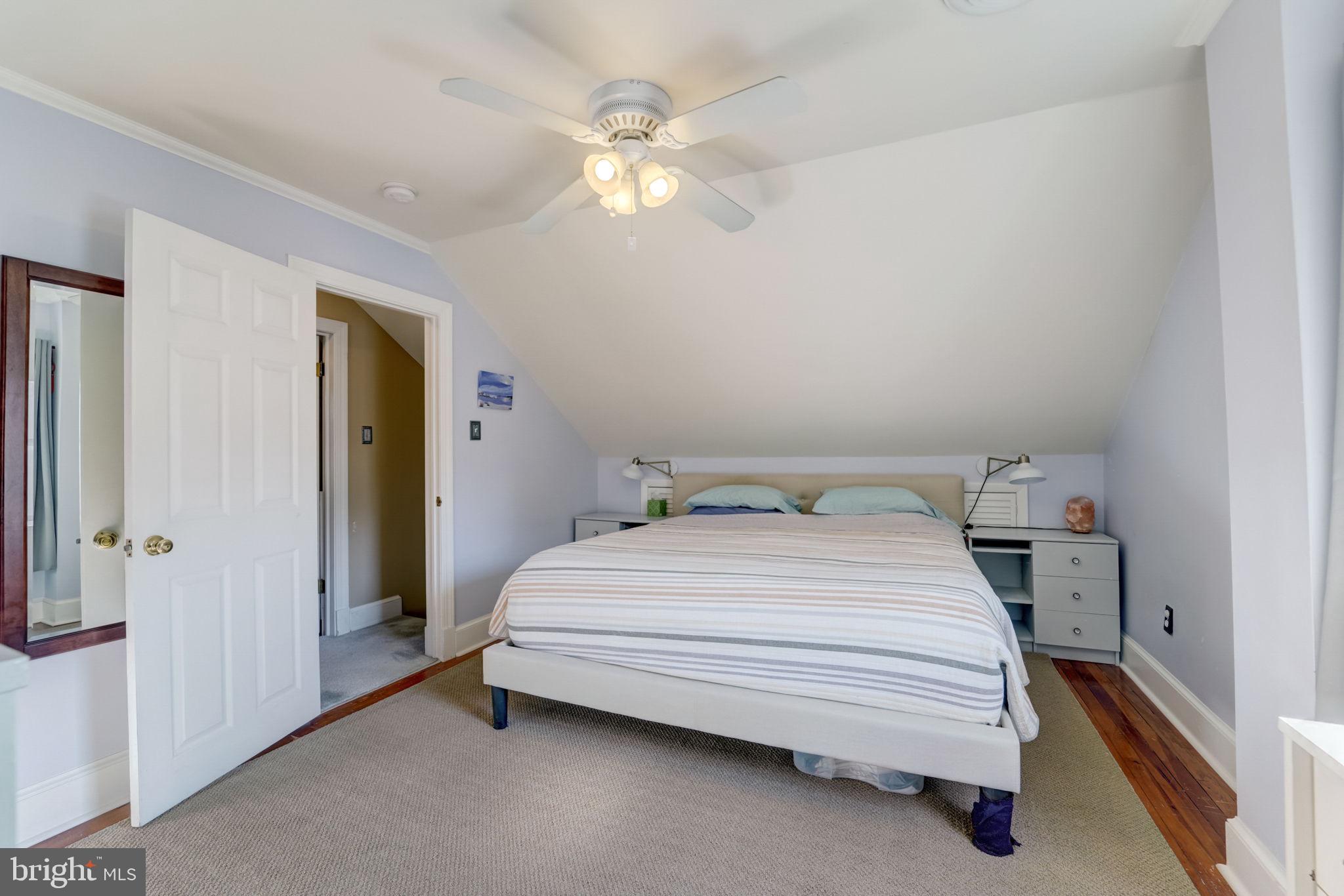 TOWSON MANOR - Residential