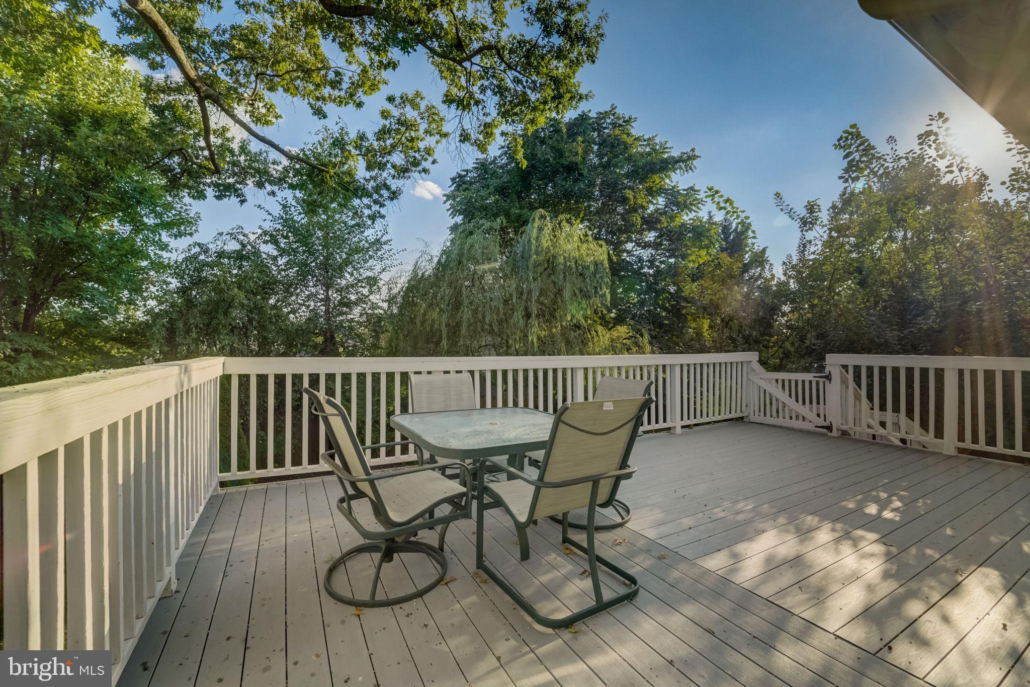 TOWSON MANOR - Residential