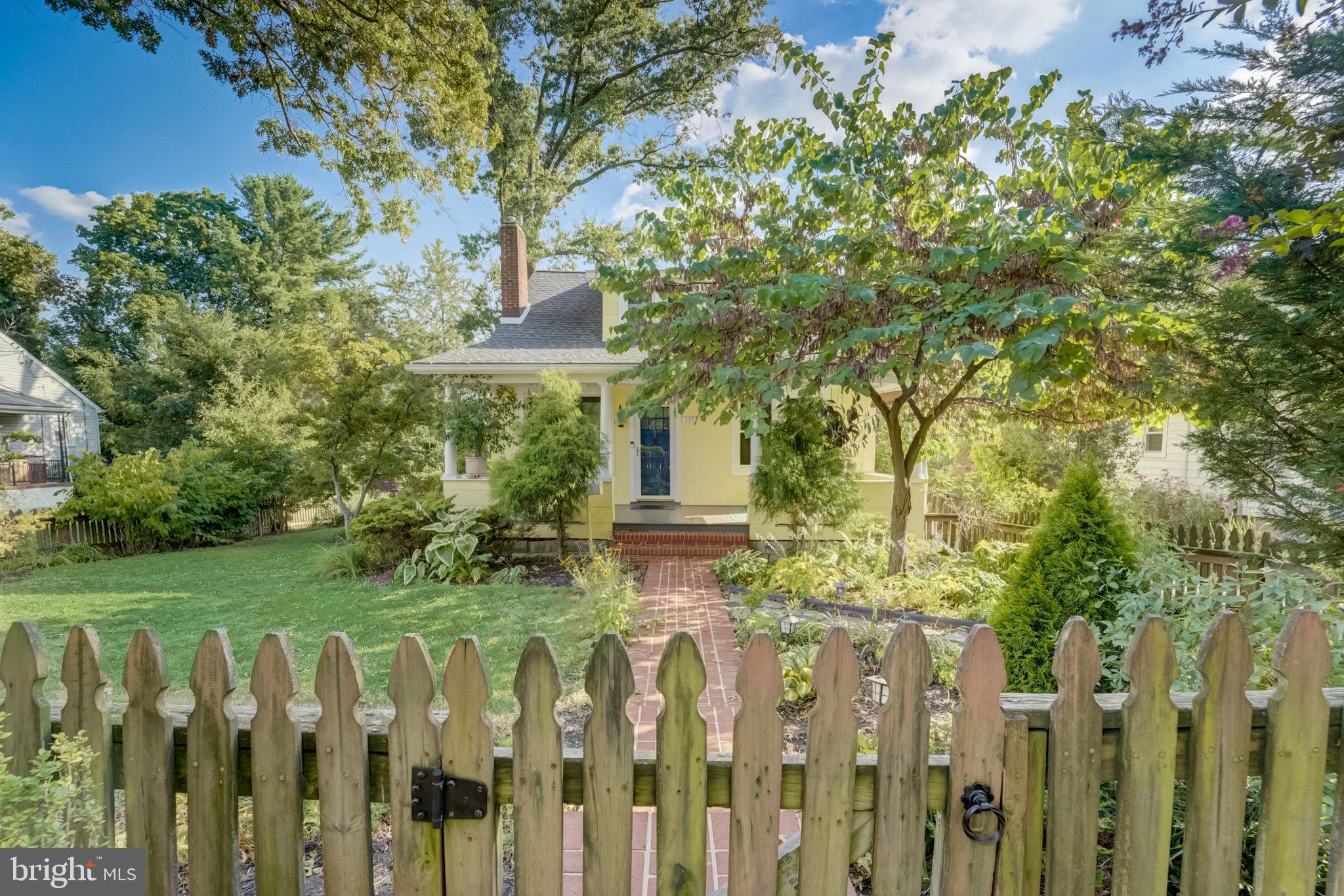 TOWSON MANOR - Residential