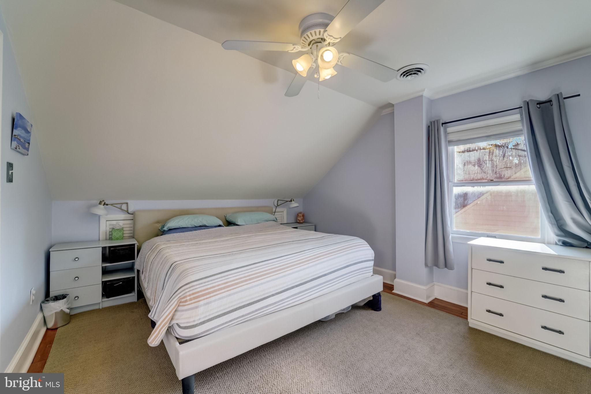 TOWSON MANOR - Residential