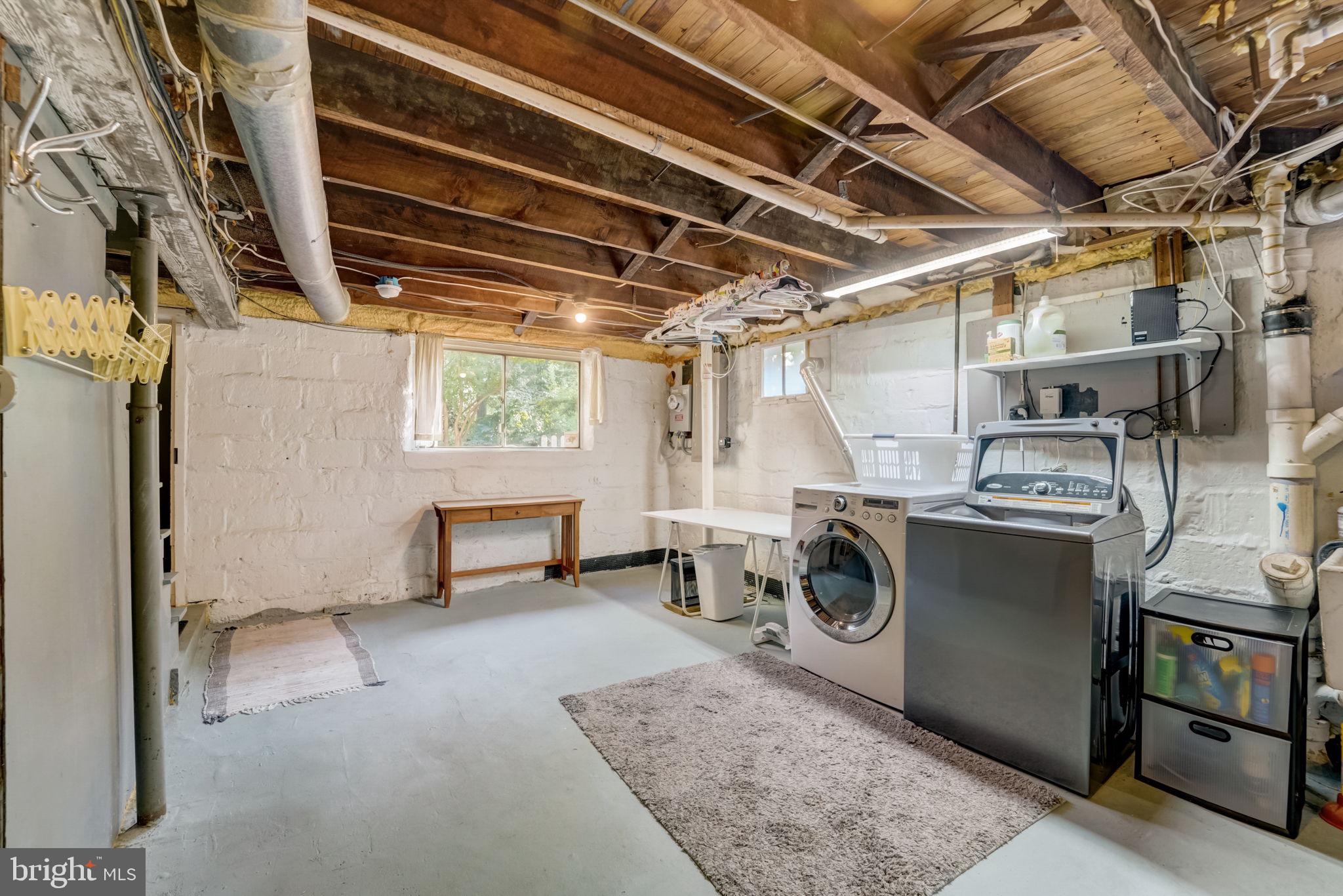 TOWSON MANOR - Residential