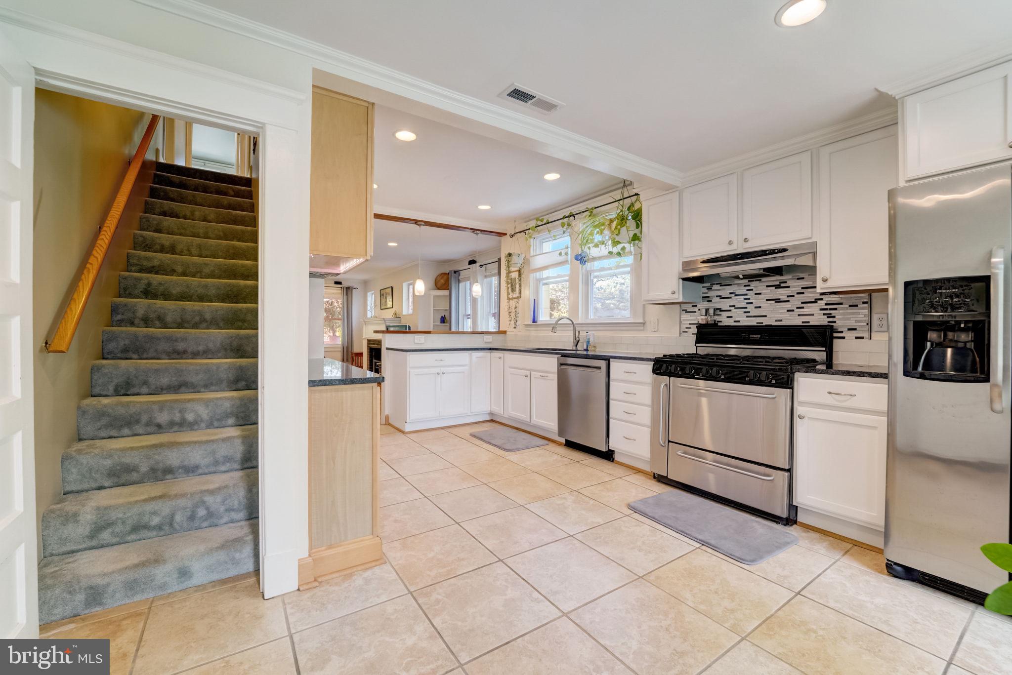 TOWSON MANOR - Residential