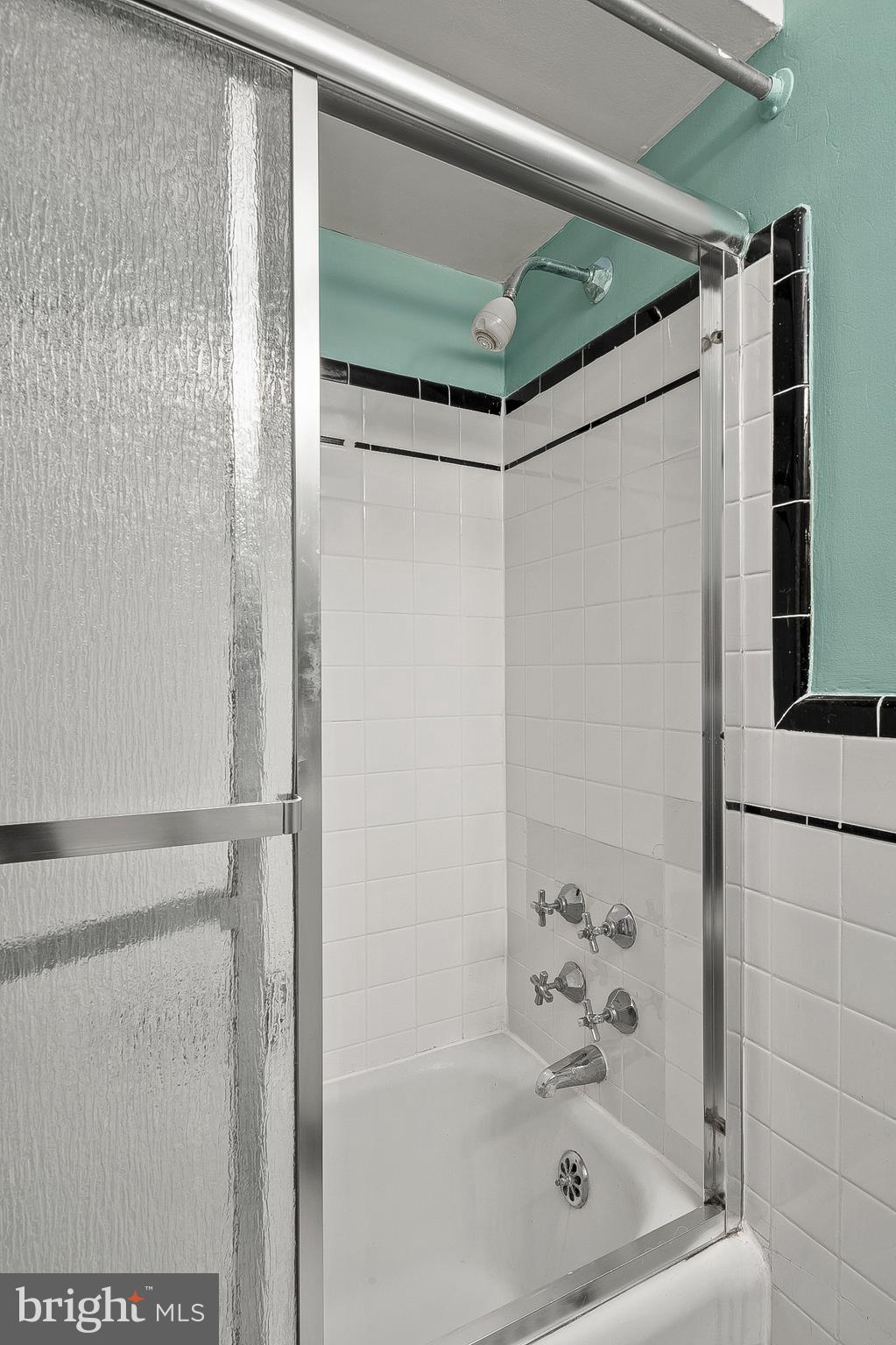 EDNOR GARDENS - LAKESIDE - Residential