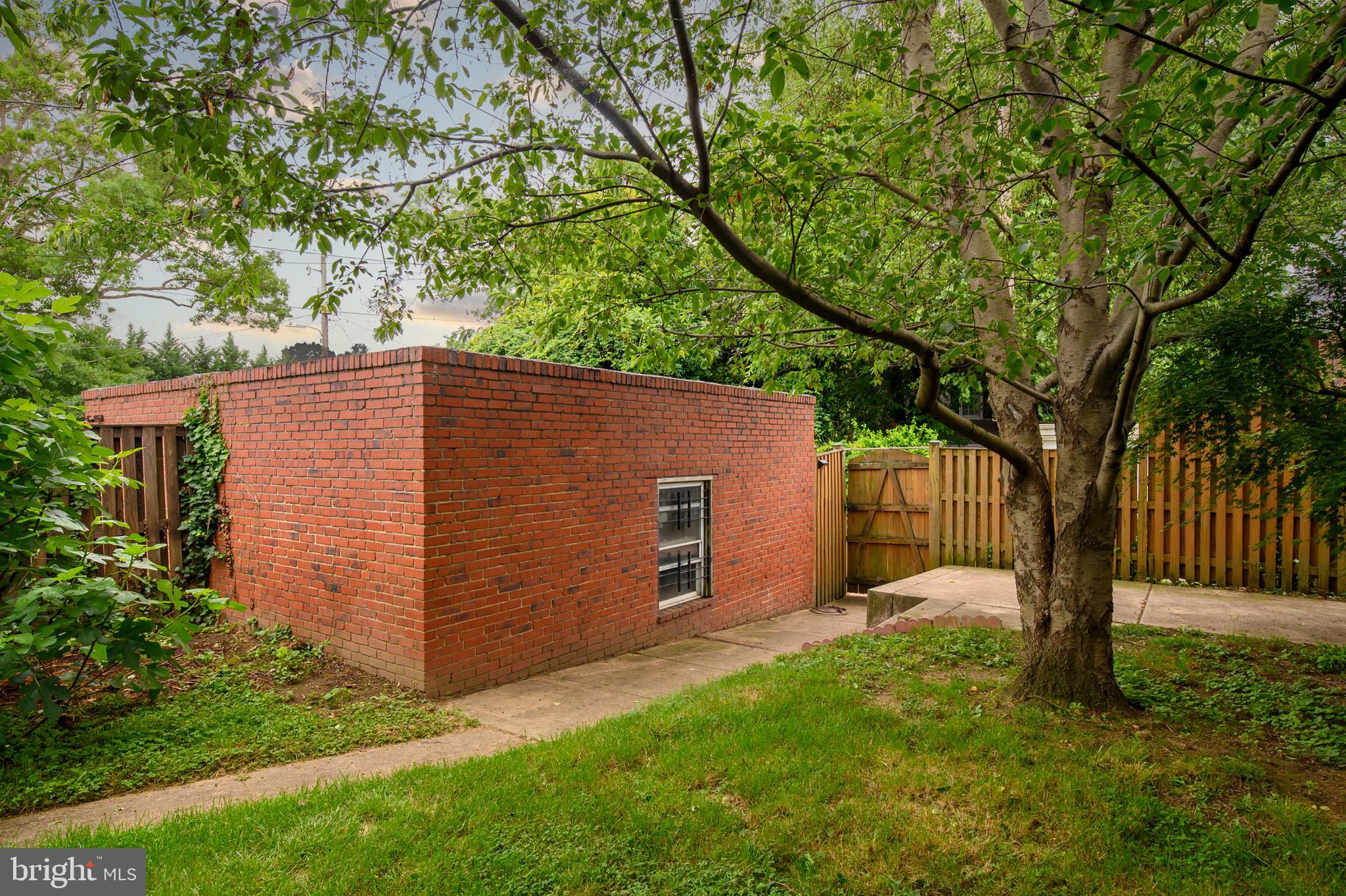 EDNOR GARDENS - LAKESIDE - Residential