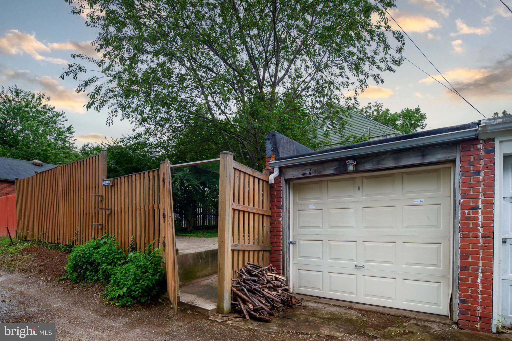 EDNOR GARDENS - LAKESIDE - Residential