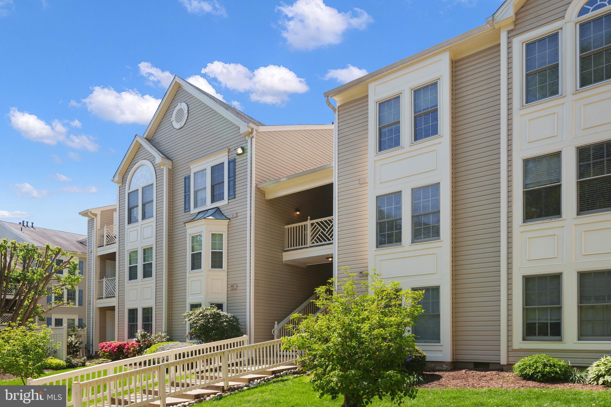 FAIRFIELD HOUSE - Residential