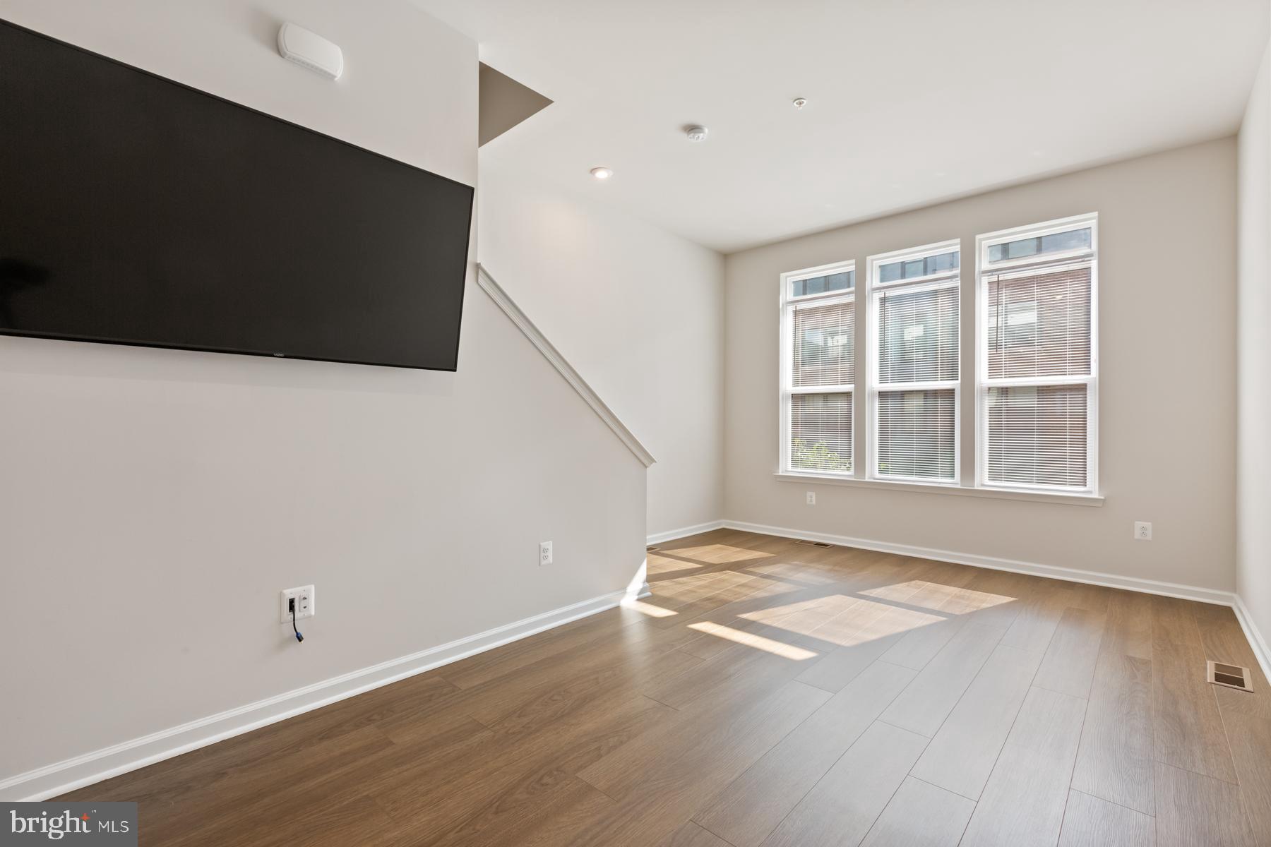 WESTSIDE AT SHADY GROVE METRO - Residential