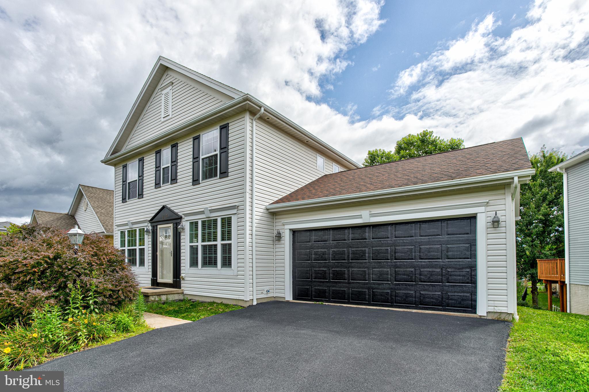 117 MEADOWHAWK LANE