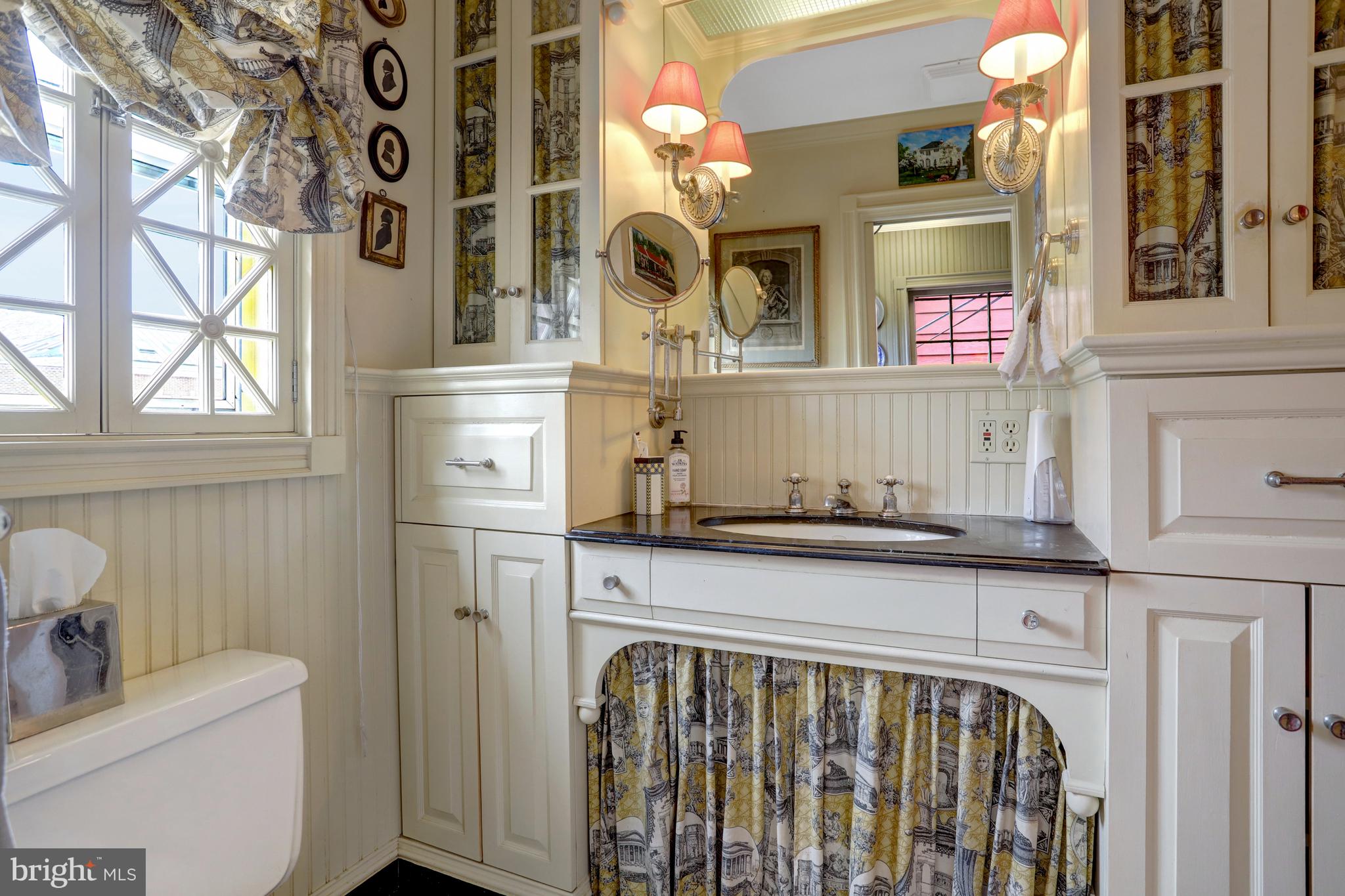 OLD TOWN ALEXANDRIA - Residential