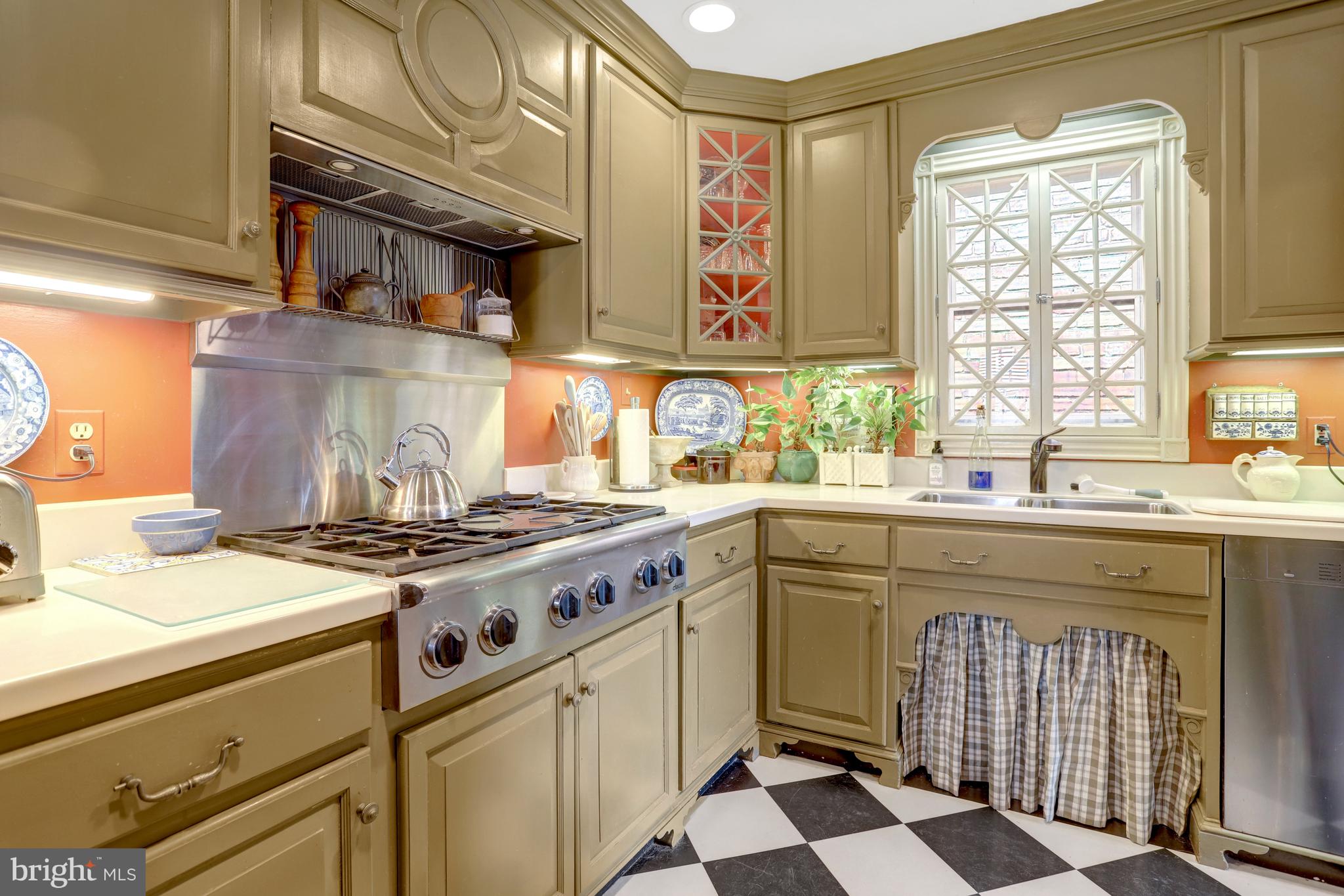 OLD TOWN ALEXANDRIA - Residential