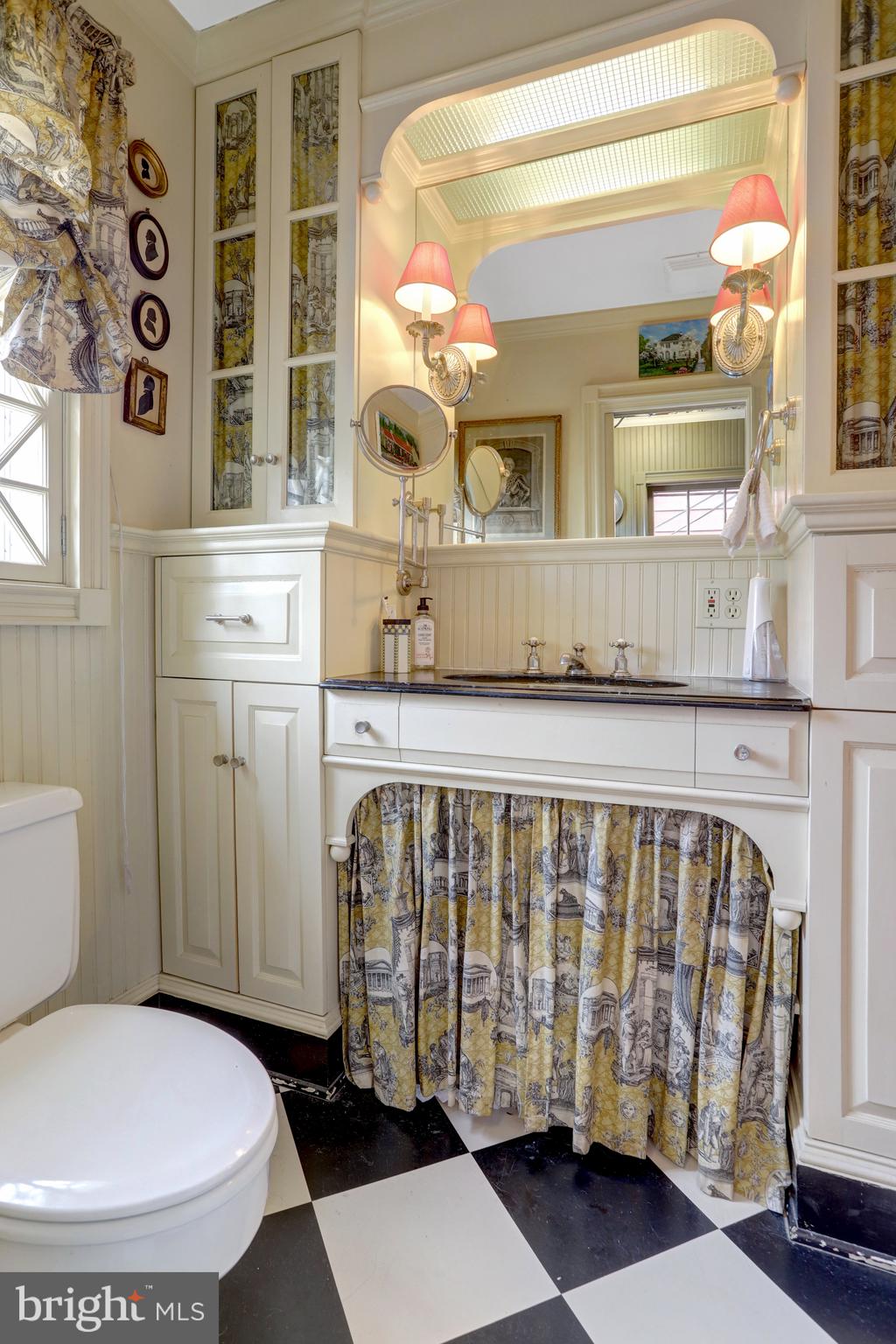 OLD TOWN ALEXANDRIA - Residential