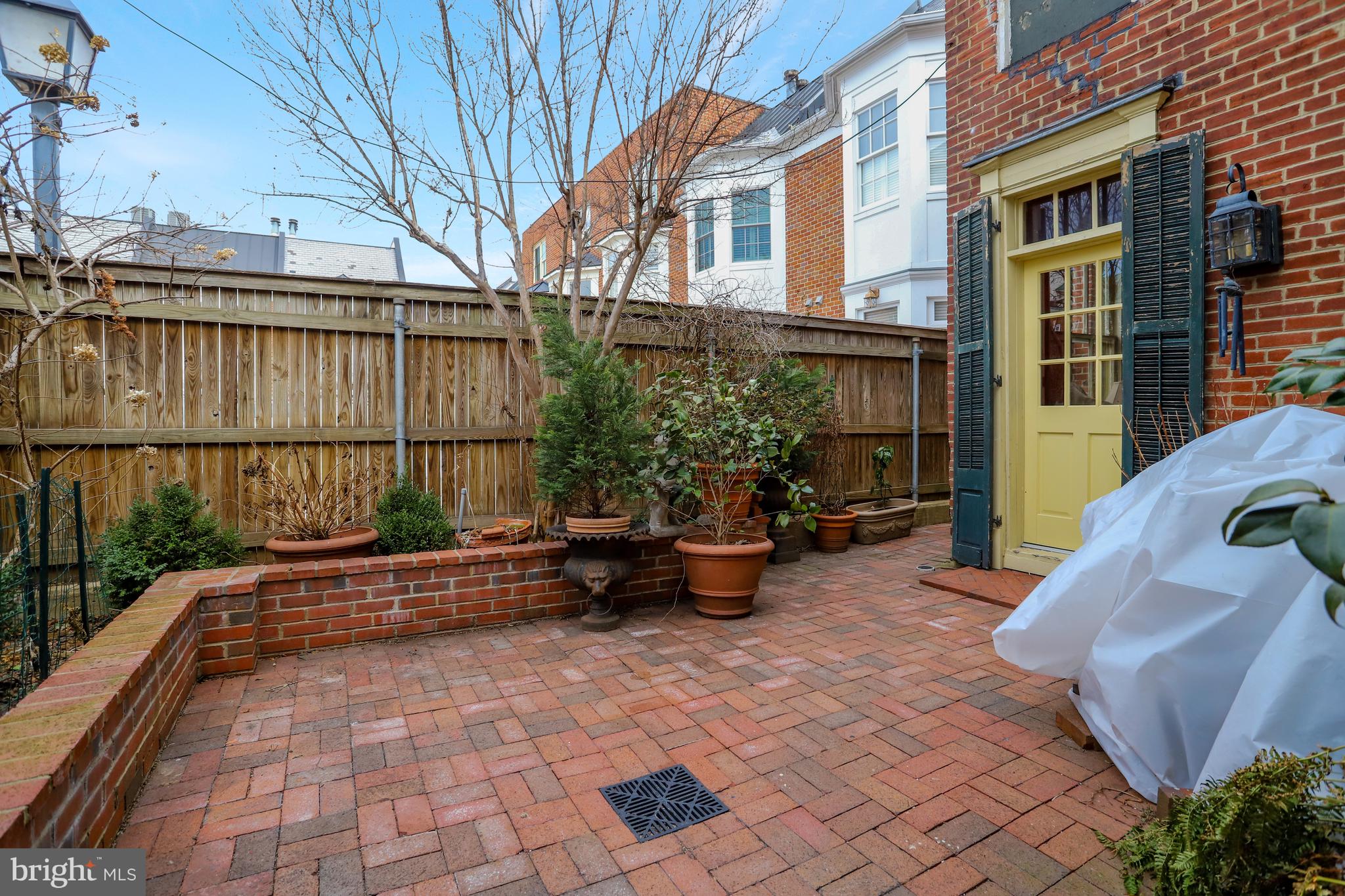 OLD TOWN ALEXANDRIA - Residential