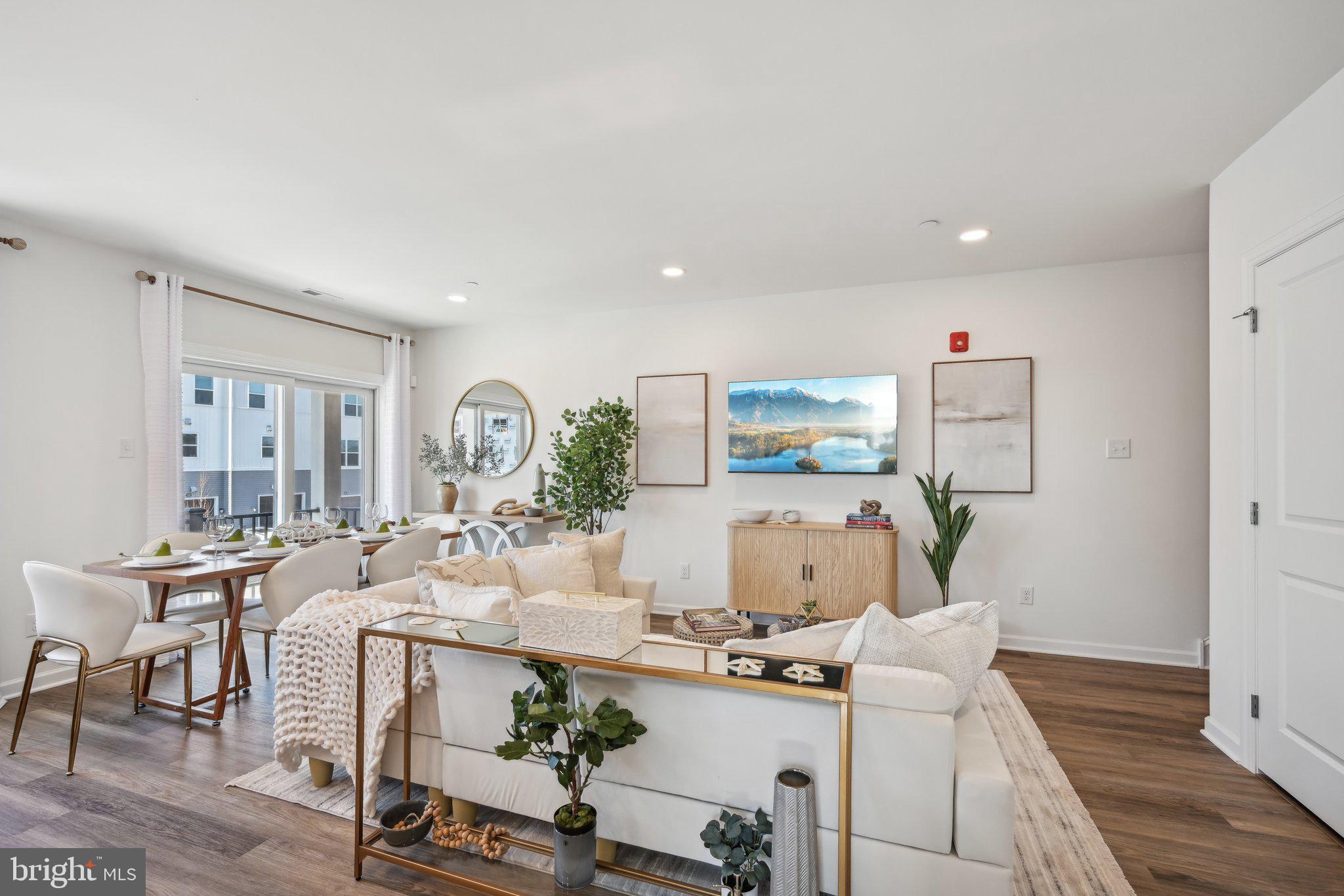 ARBOR PLACE - Residential