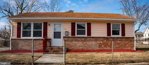301 W Chesapeake Avenue, Crisfield, MD 21817 - MLS#: MDSO2005534