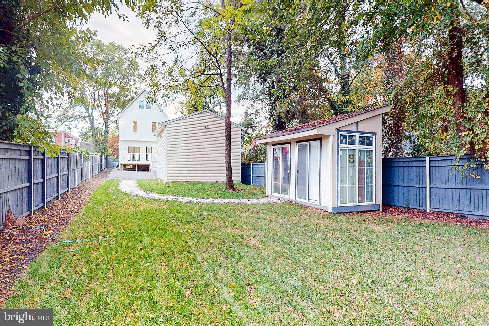 2806 FRANKLIN STREET NE