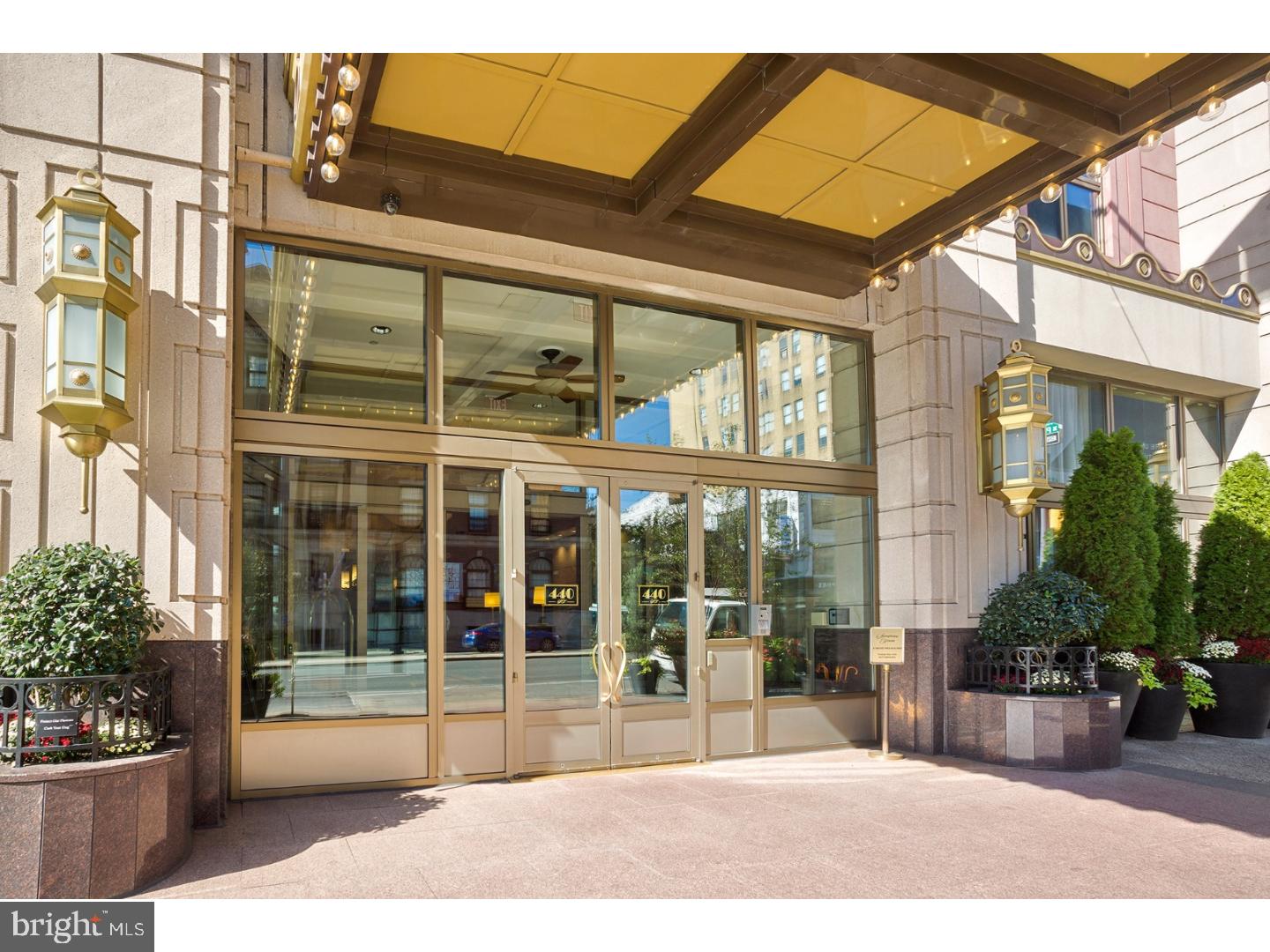 AVENUE OF THE ARTS - Residential