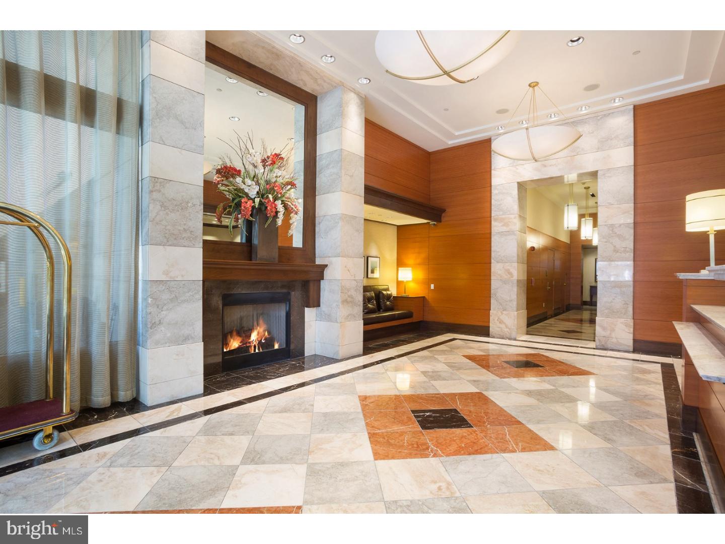 AVENUE OF THE ARTS - Residential