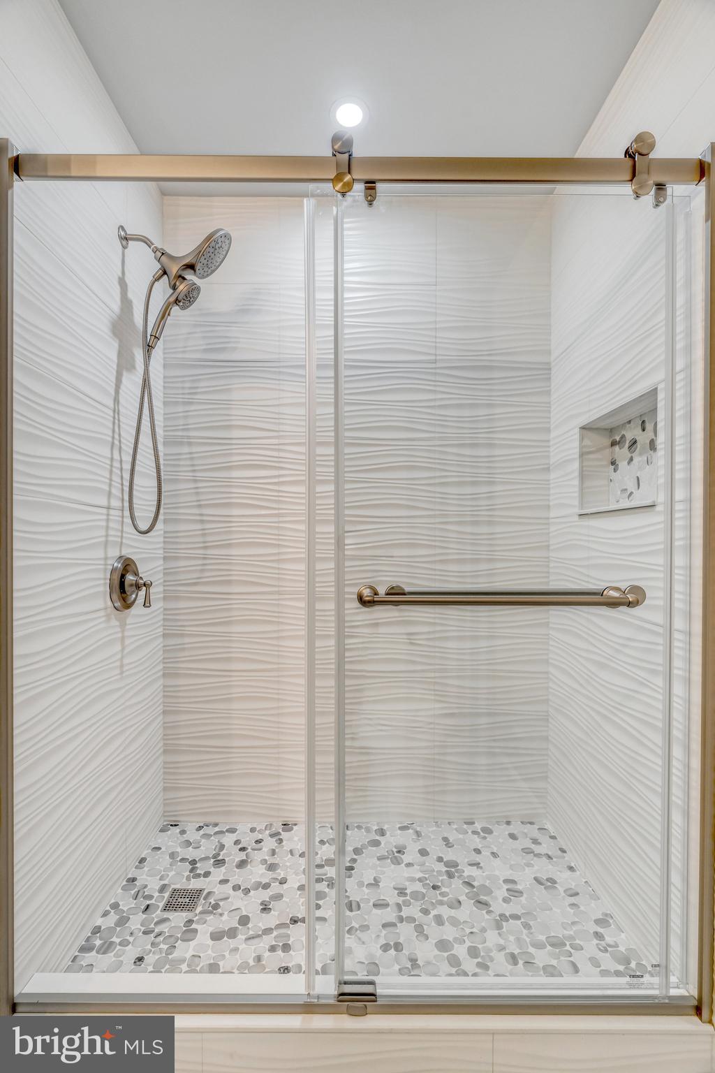 MC LEAN HUNT - Residential