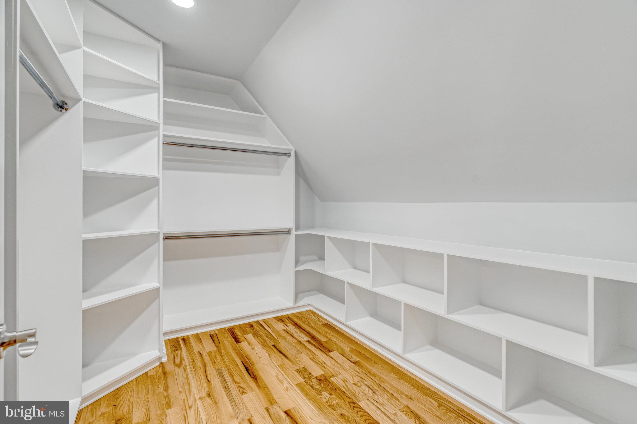 MC LEAN HUNT - Residential