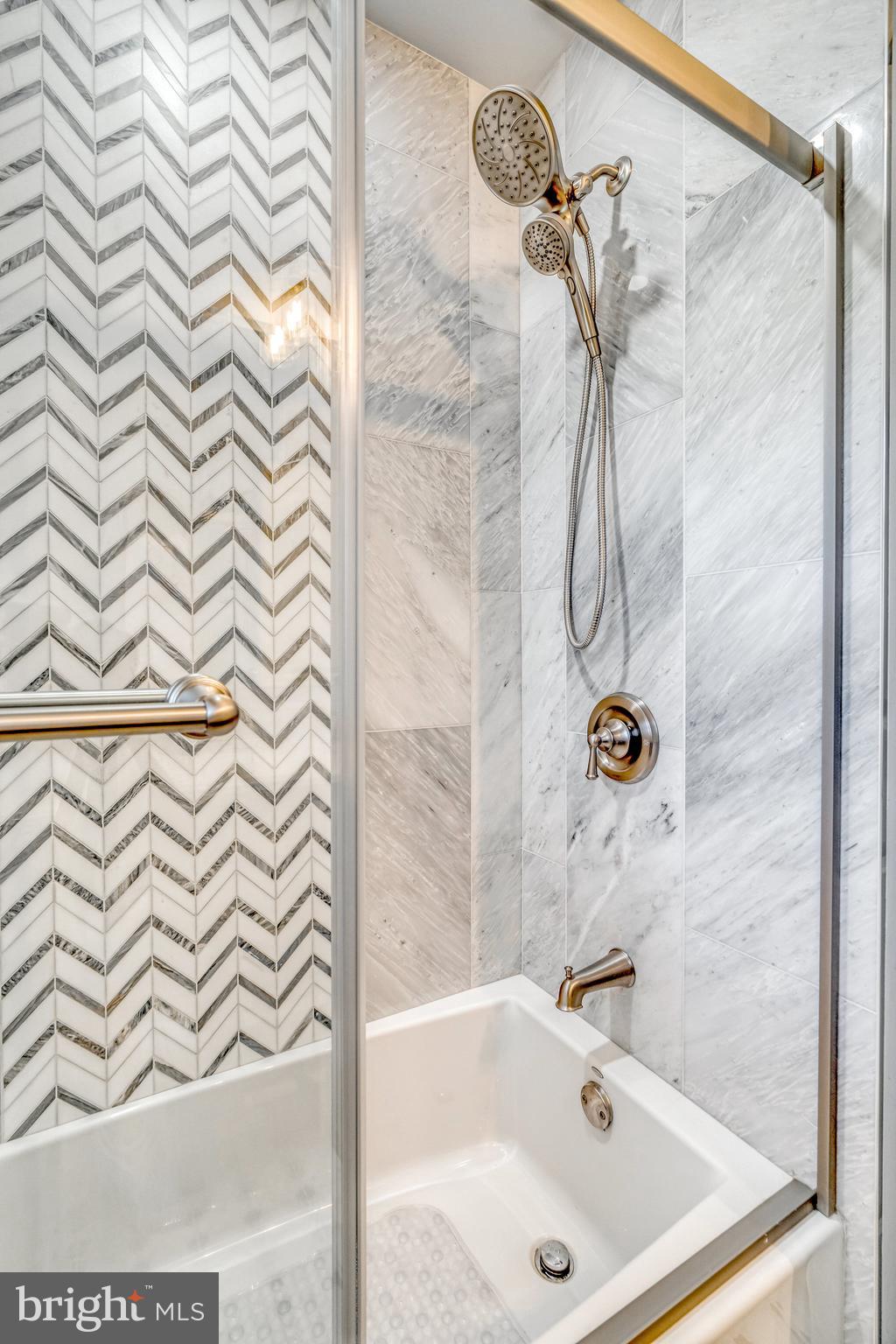 MC LEAN HUNT - Residential