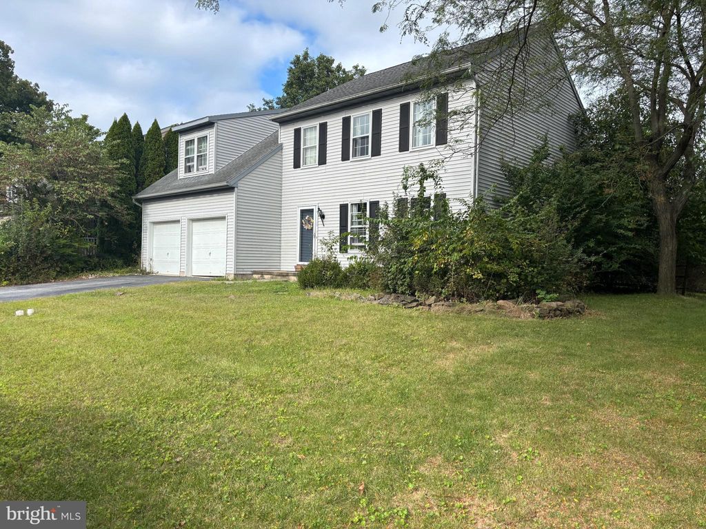 Photo of 195 Village Spring Lane, REINHOLDS, PA 17569 (MLS # PALA2076428)