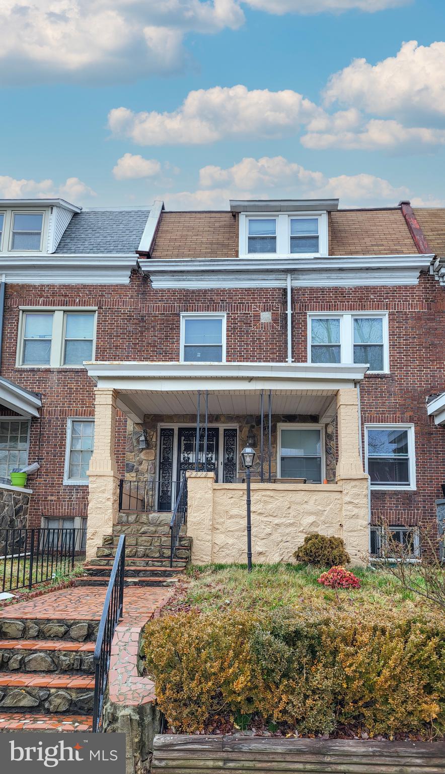 MONTEBELLO - Residential