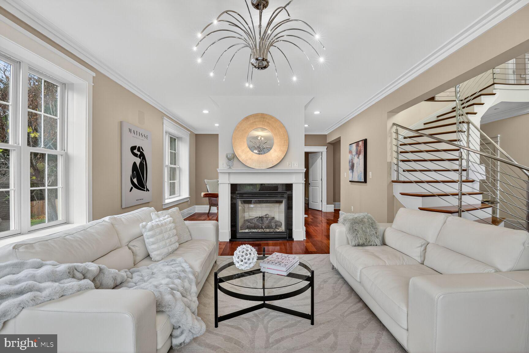 9715 SINGLETON DRIVE