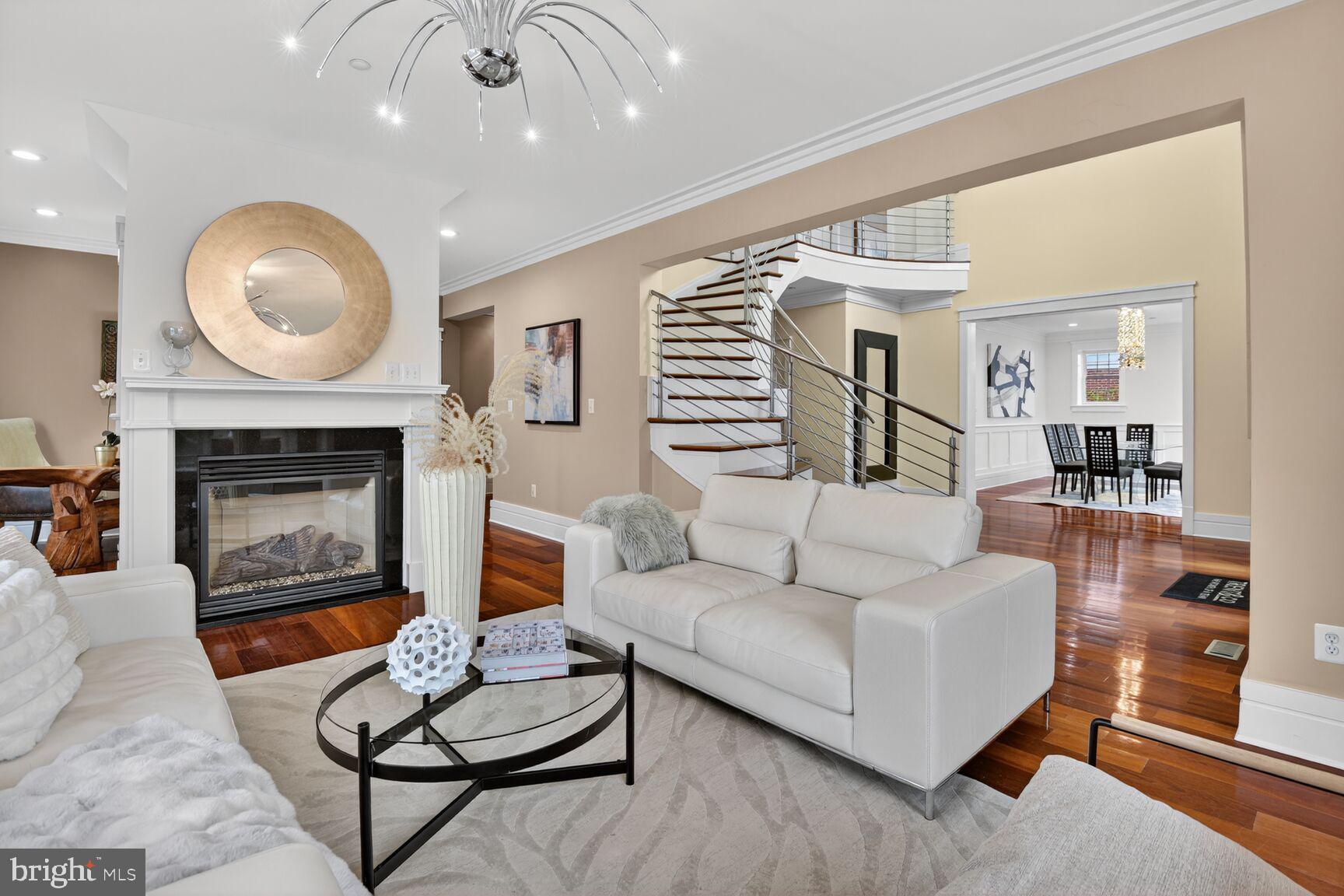 9715 SINGLETON DRIVE