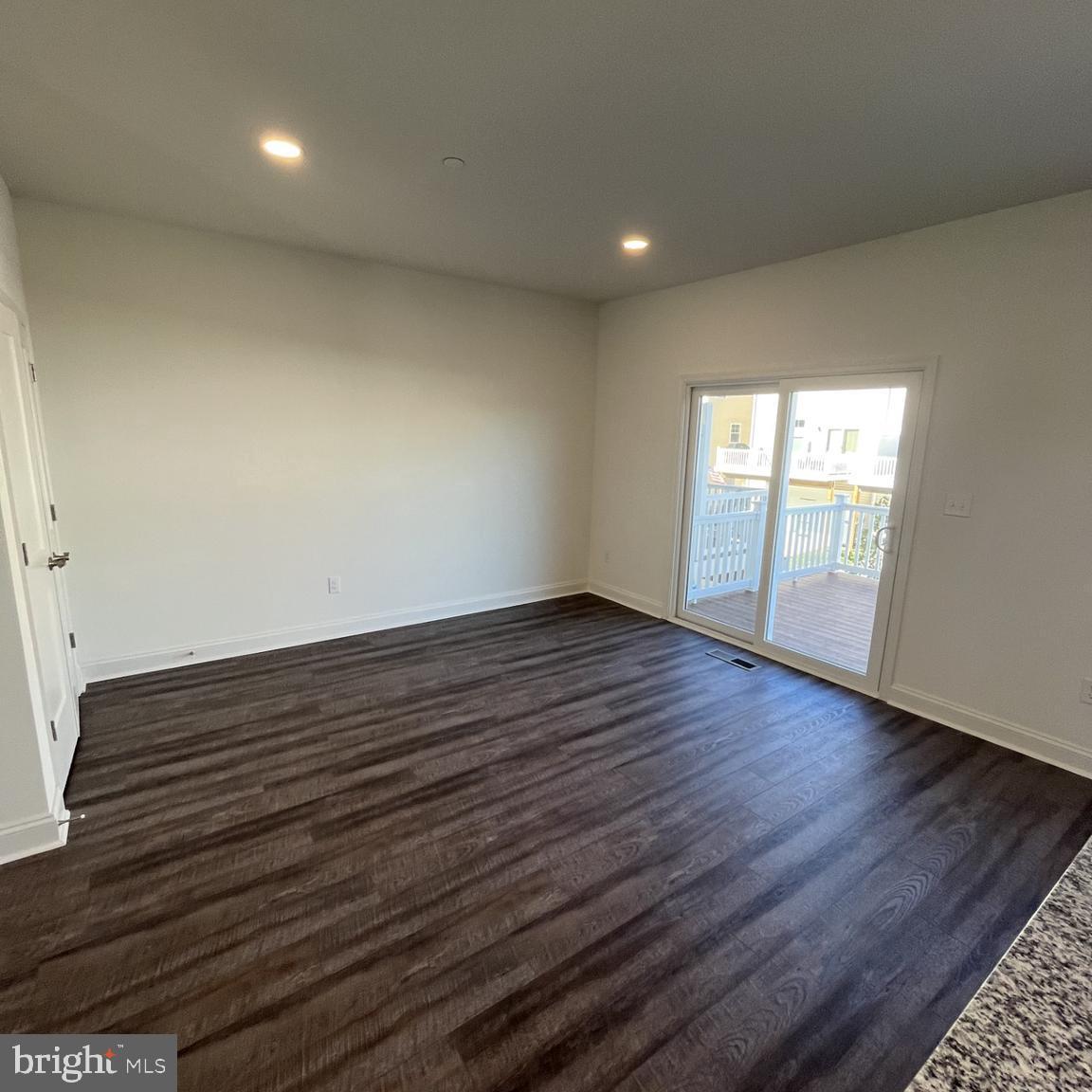 ELLENDALE - Residential