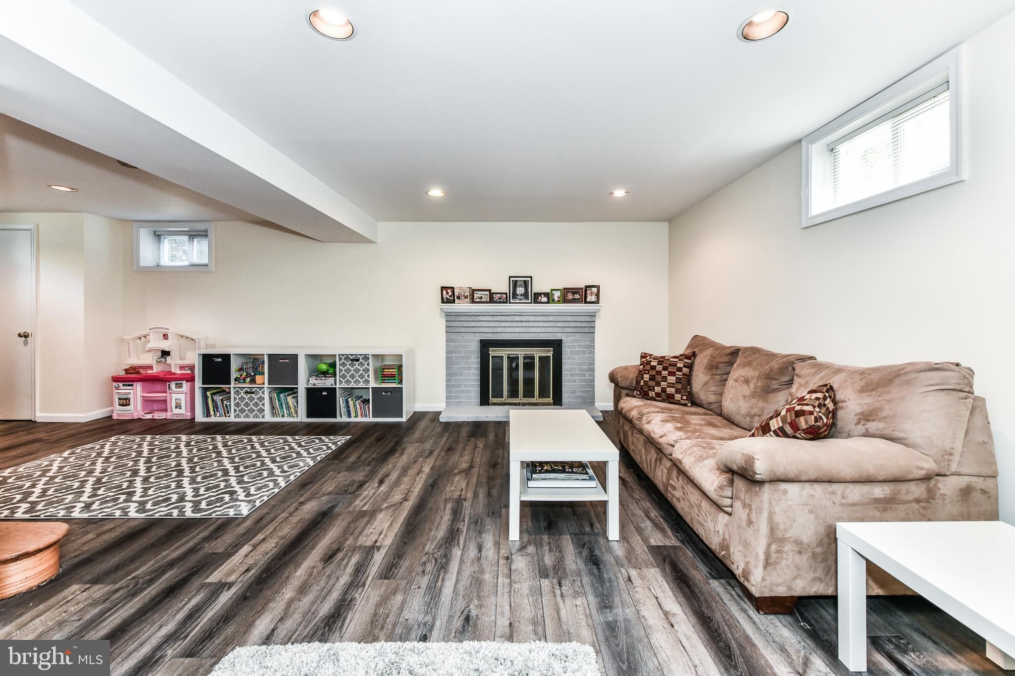 WOODCREST - Residential Lease