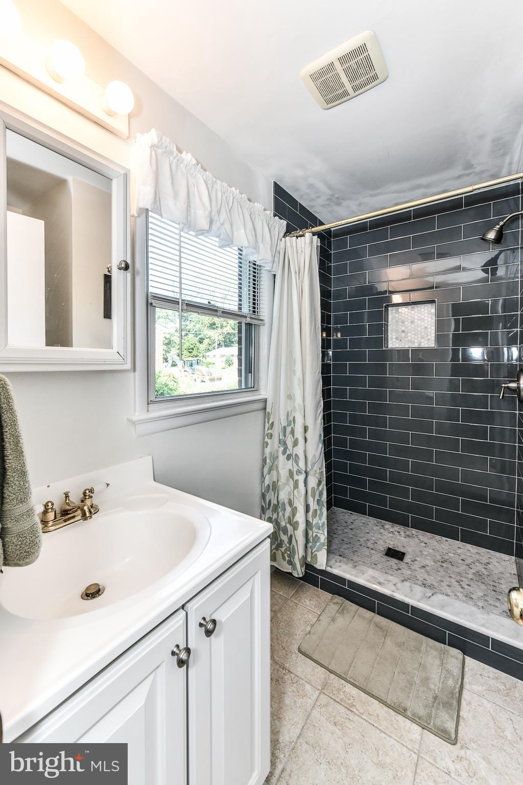 WOODCREST - Residential Lease