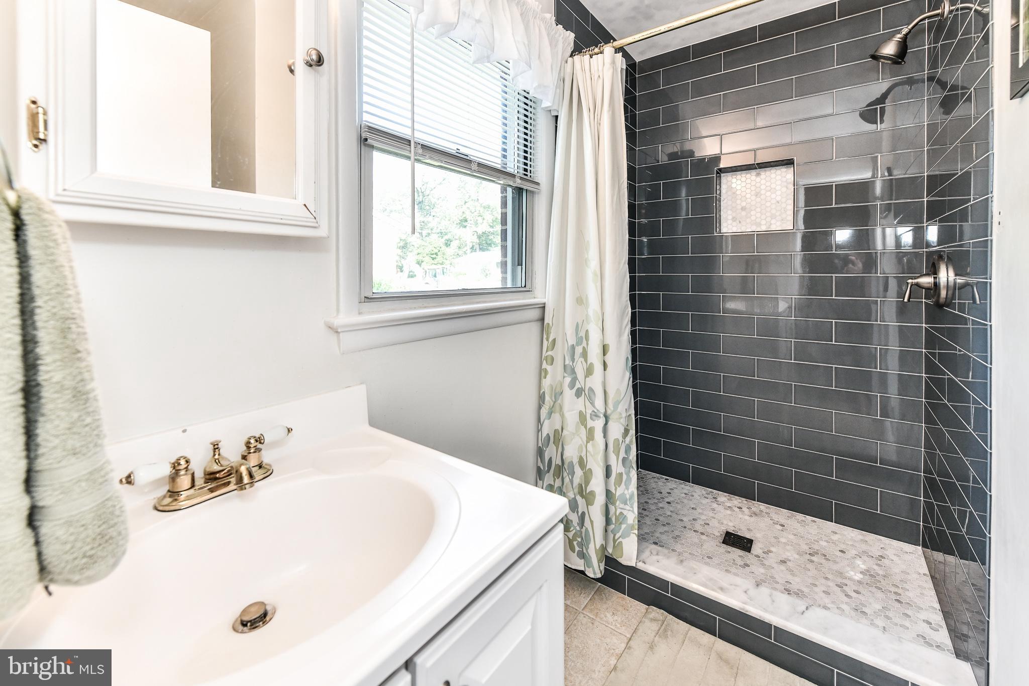 WOODCREST - Residential Lease