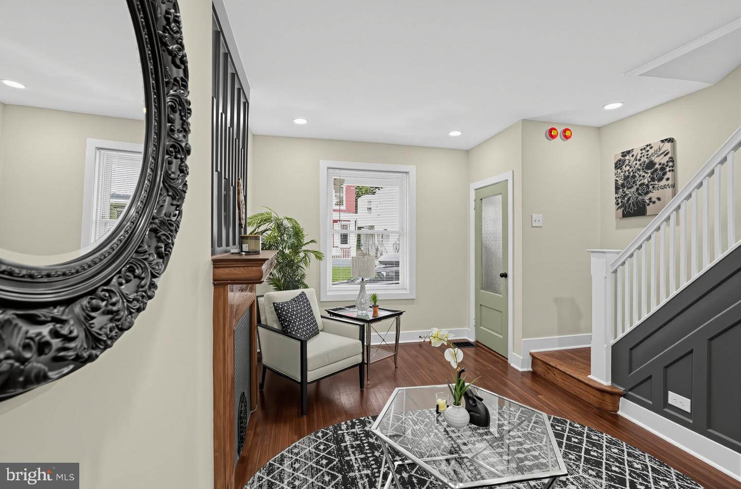 24 W DUVAL STREET