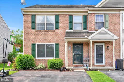 Photo of 15 Windemere Court, ELIZABETHTOWN, PA 17022 (MLS # PALA2070862)