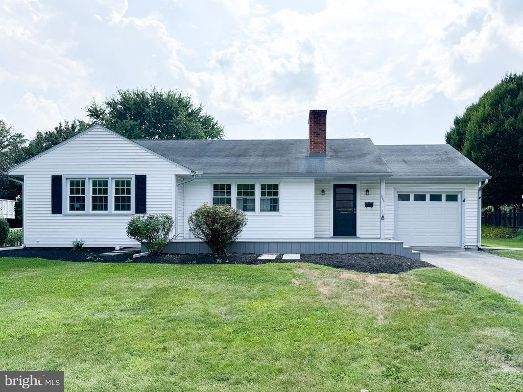 Photo of 324 Highlawn Avenue, ELIZABETHTOWN, PA 17022 (MLS # PALA2074004)