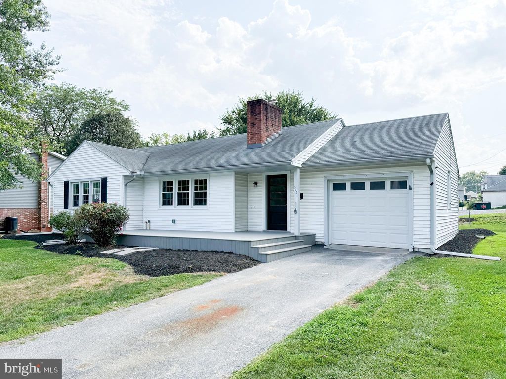 Photo of 324 Highlawn Avenue, ELIZABETHTOWN, PA 17022 (MLS # PALA2074004)