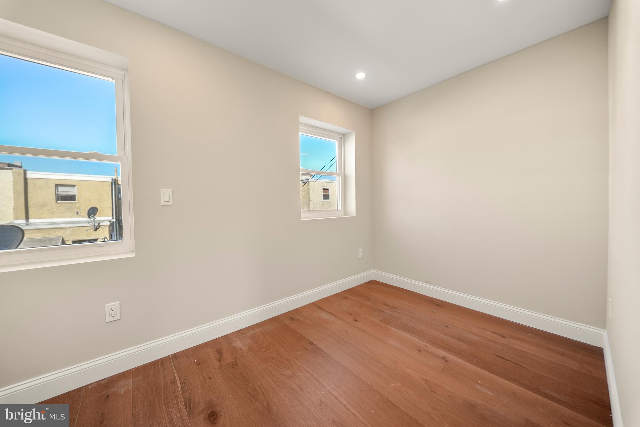 LOWER MOYAMENSING - Residential