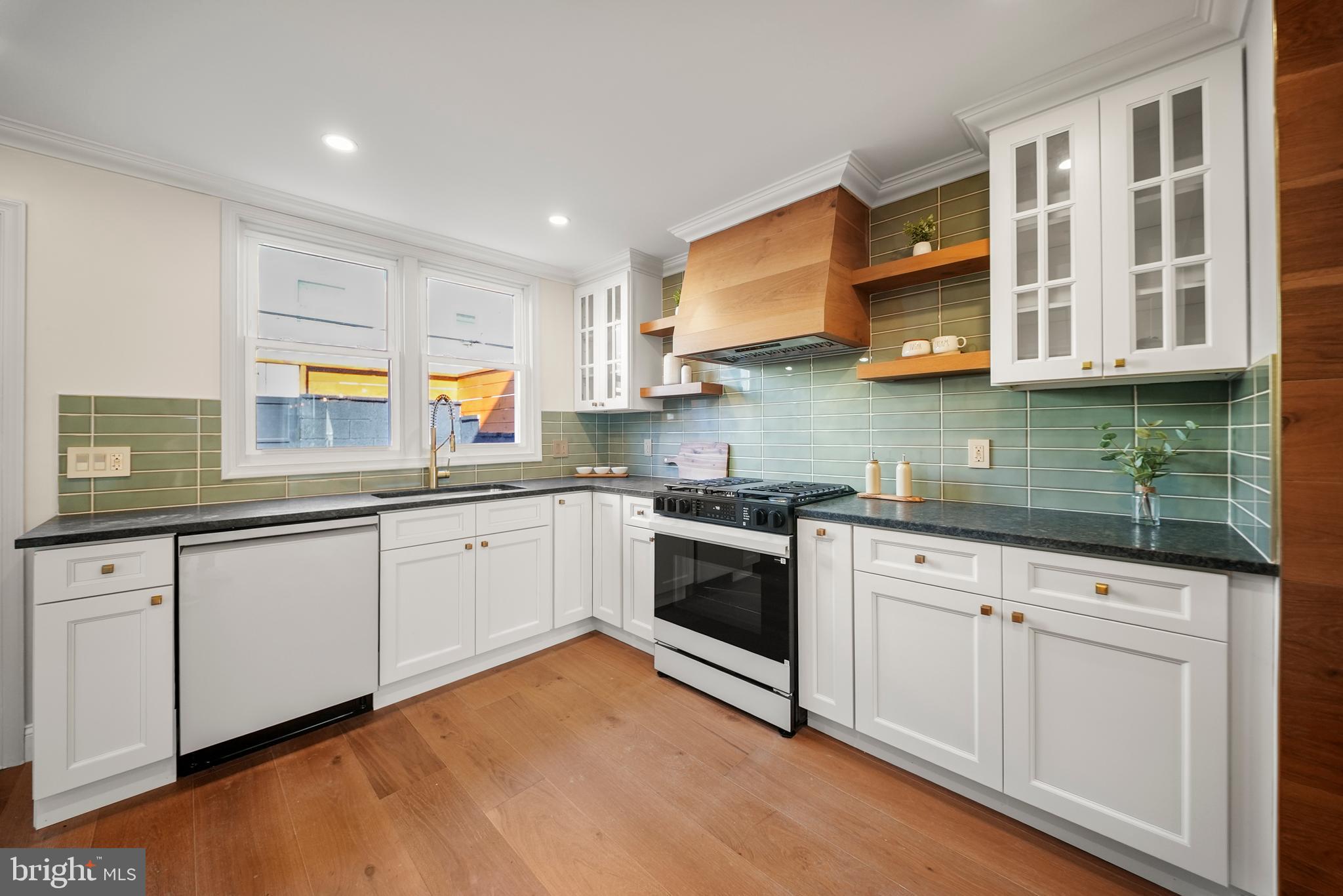 2234 S CLARION STREET