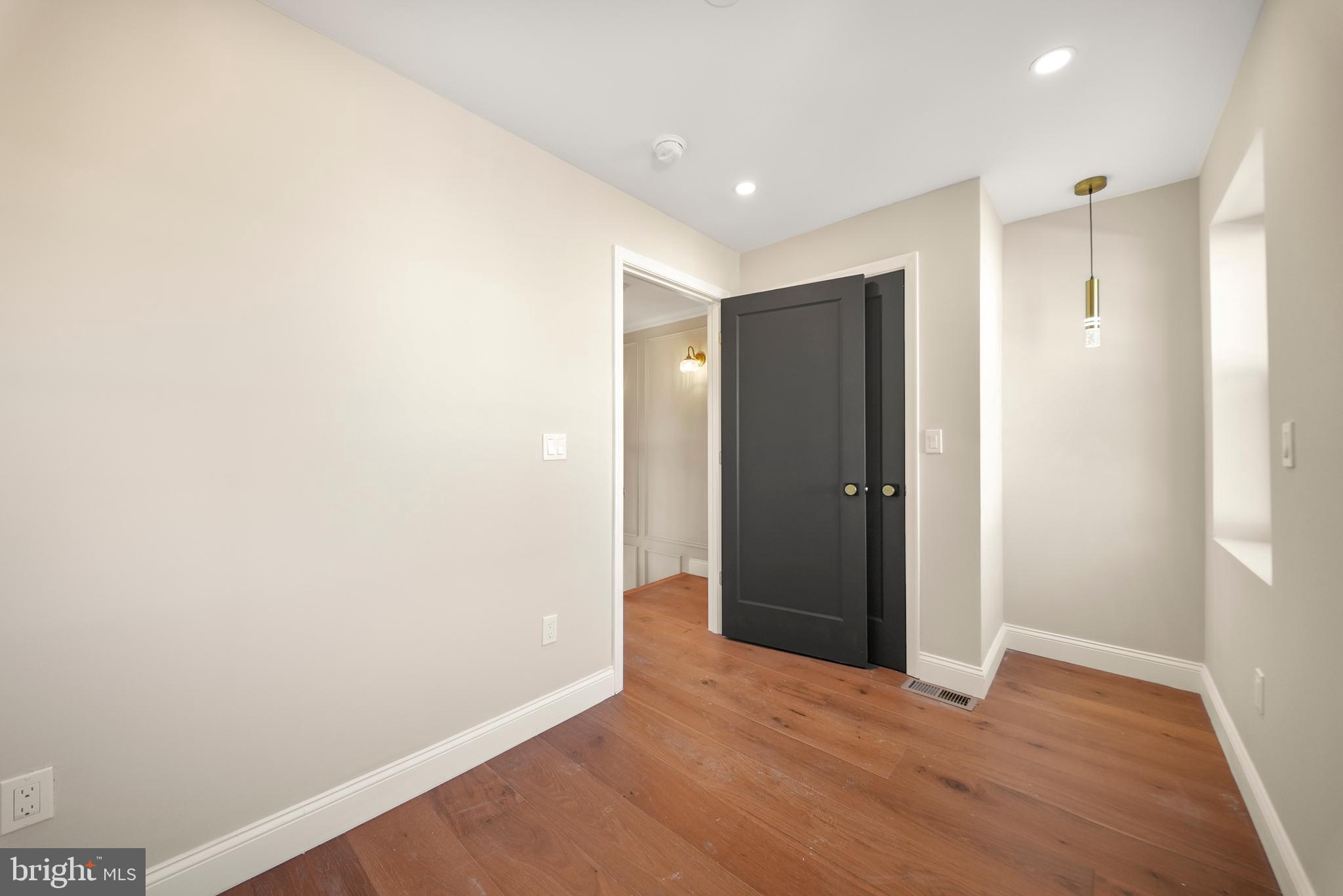 LOWER MOYAMENSING - Residential