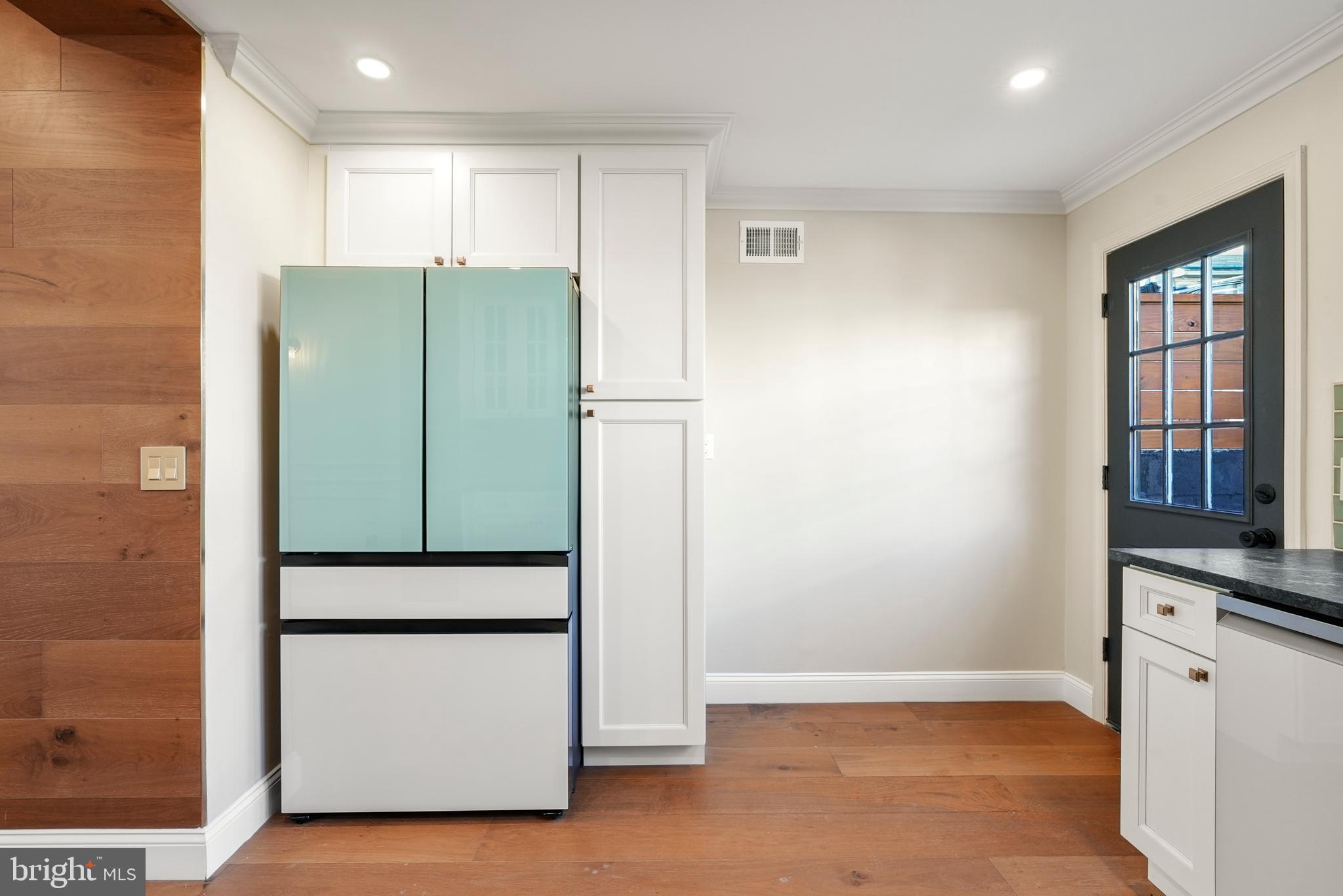 LOWER MOYAMENSING - Residential