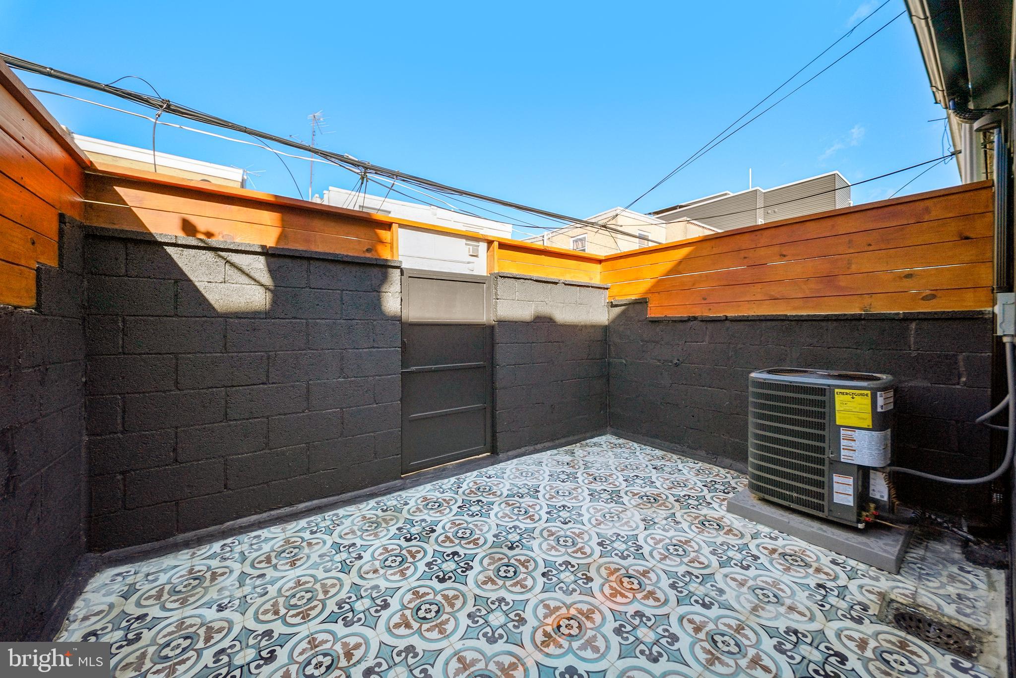 LOWER MOYAMENSING - Residential