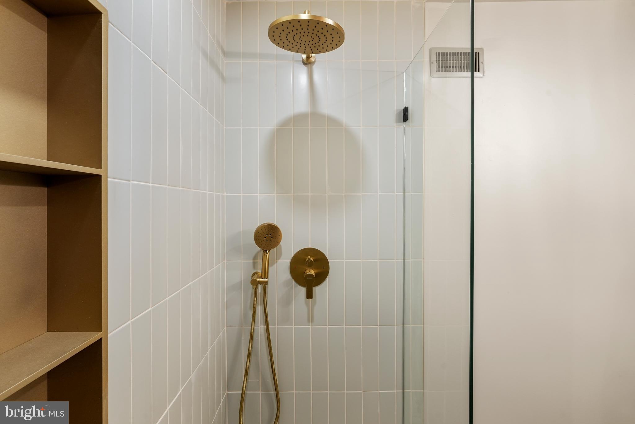 LOWER MOYAMENSING - Residential