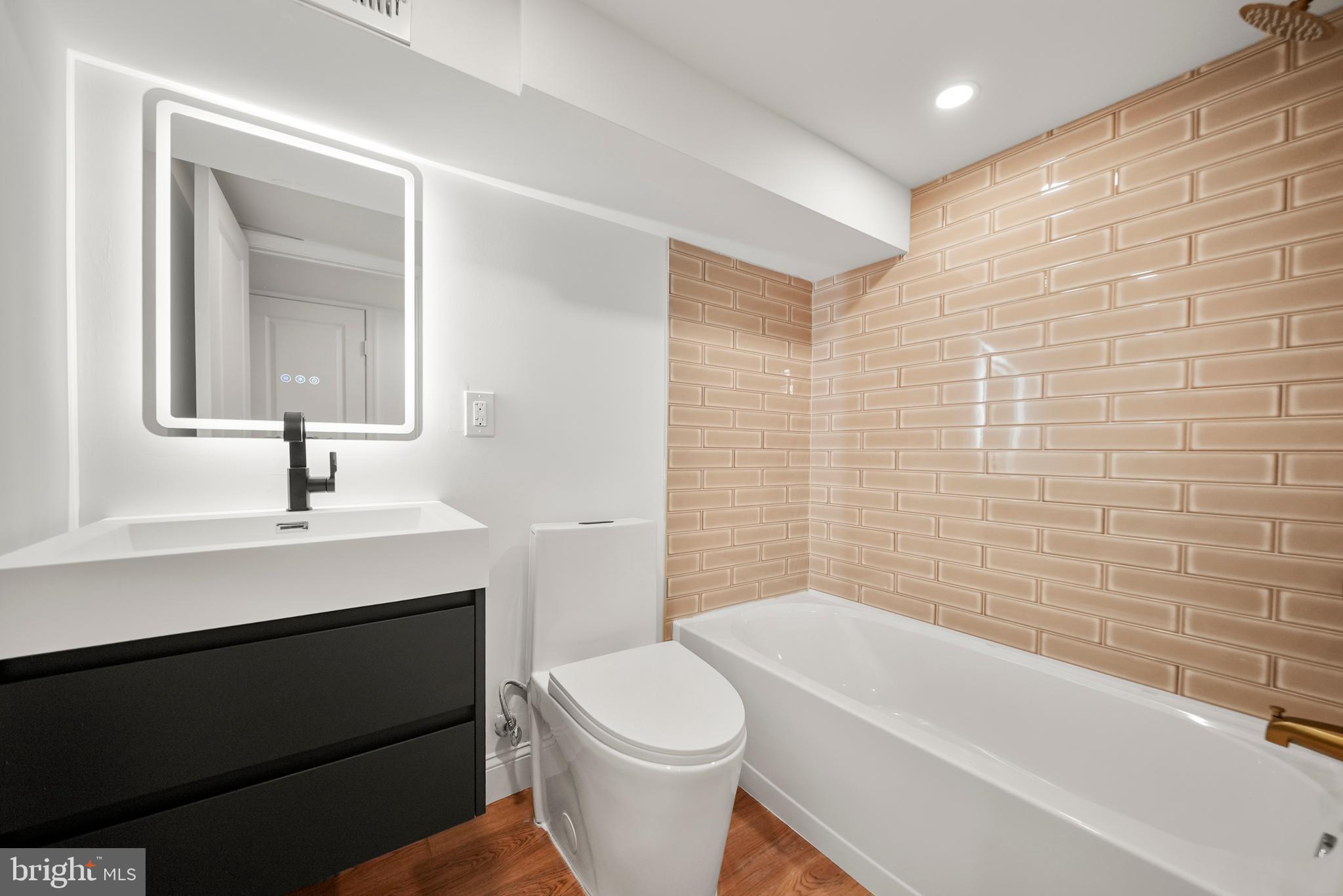 LOWER MOYAMENSING - Residential